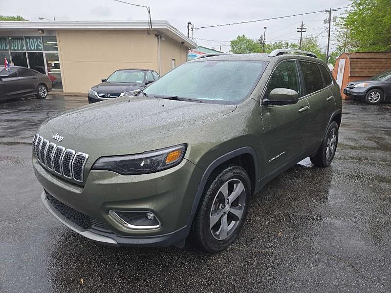 photo of 2019 Jeep Cherokee SPORT UTILITY 4-DR
