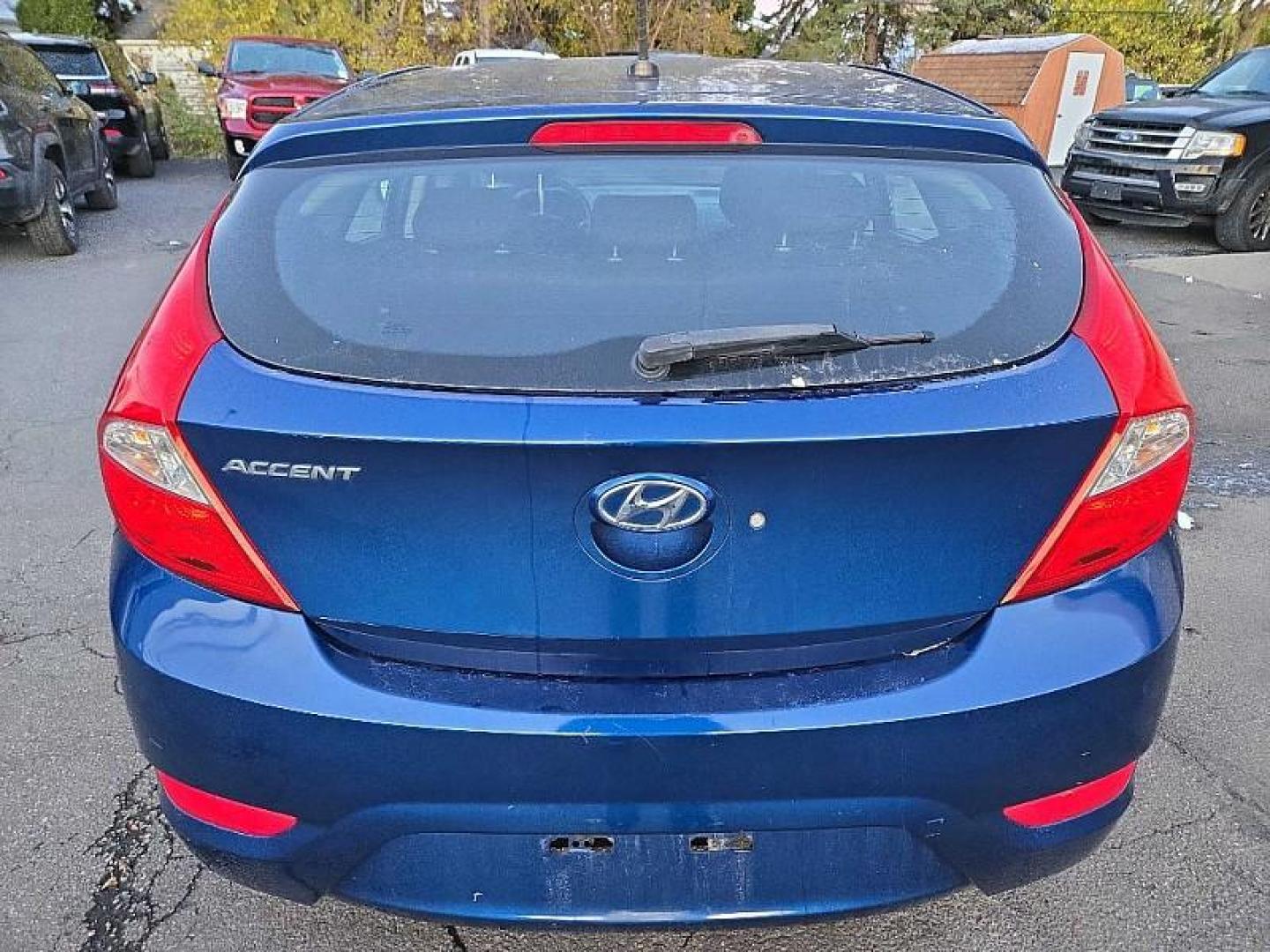 2017 BLUE /BLACK Hyundai Accent SE 5-Door 6A (KMHCT5AE0HU) with an 1.6L L4 DOHC 16V engine, 6A transmission, located at 3304 Woodville Road, Northwood, OH, 43619, (419) 210-8019, 41.612694, -83.480743 - Your #1 Destination for Auto Loans and mdash;No Matter Your Credit!At our dealership, we believe everyone deserves the opportunity to drive their dream car and mdash;whether you have good credit, bad credit, or no credit at all. With a wide selection of hundreds of cars, trucks, and SUVs, you'll fin - Photo#4