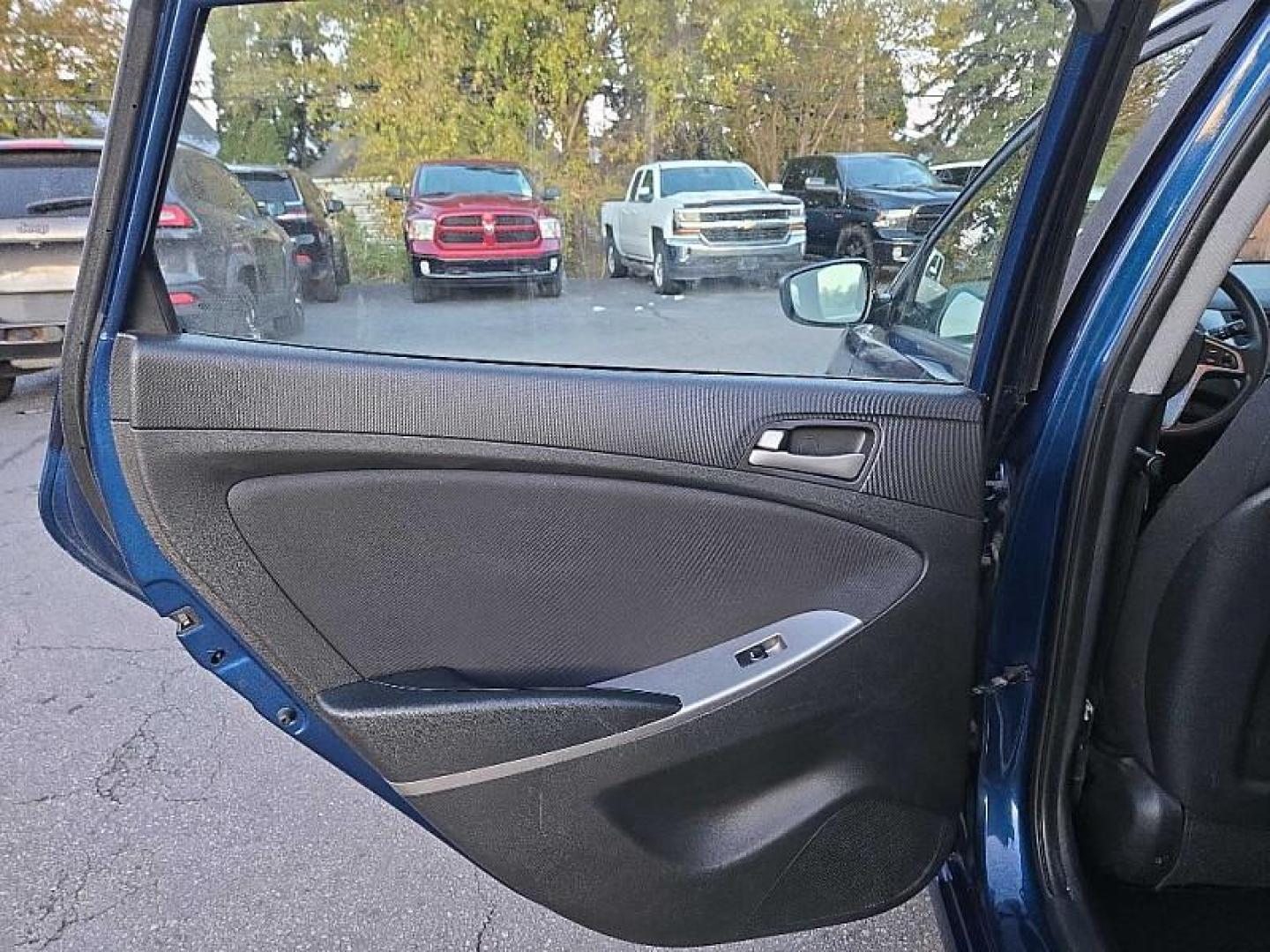 2017 BLUE /BLACK Hyundai Accent SE 5-Door 6A (KMHCT5AE0HU) with an 1.6L L4 DOHC 16V engine, 6A transmission, located at 3304 Woodville Road, Northwood, OH, 43619, (419) 210-8019, 41.612694, -83.480743 - Your #1 Destination for Auto Loans and mdash;No Matter Your Credit!At our dealership, we believe everyone deserves the opportunity to drive their dream car and mdash;whether you have good credit, bad credit, or no credit at all. With a wide selection of hundreds of cars, trucks, and SUVs, you'll fin - Photo#10