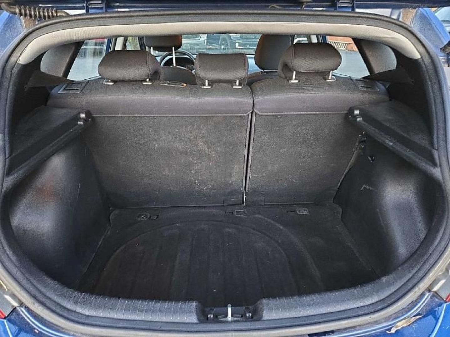 2017 BLUE /BLACK Hyundai Accent SE 5-Door 6A (KMHCT5AE0HU) with an 1.6L L4 DOHC 16V engine, 6A transmission, located at 3304 Woodville Road, Northwood, OH, 43619, (419) 210-8019, 41.612694, -83.480743 - Your #1 Destination for Auto Loans and mdash;No Matter Your Credit!At our dealership, we believe everyone deserves the opportunity to drive their dream car and mdash;whether you have good credit, bad credit, or no credit at all. With a wide selection of hundreds of cars, trucks, and SUVs, you'll fin - Photo#12