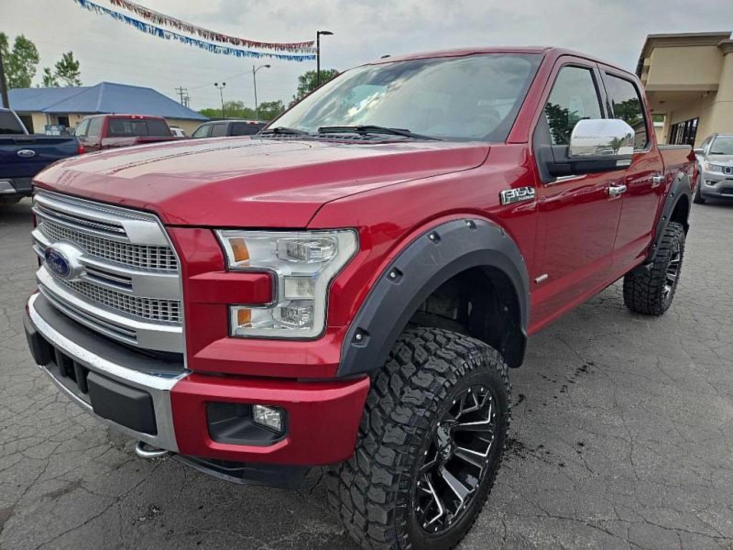 2015 RED /BLACK Ford F-150 XLT SuperCrew 6.5-ft. Bed 4WD (1FTEW1EG2FF) with an 3.5L V6 TURBO engine, 6-Speed Automatic transmission, located at 3304 Woodville Road, Northwood, OH, 43619, (419) 210-8019, 41.612694, -83.480743 - Your #1 Destination for Auto Loans and mdash;No Matter Your Credit!At our dealership, we believe everyone deserves the opportunity to drive their dream car and mdash;whether you have good credit, bad credit, or no credit at all. With a wide selection of hundreds of cars, trucks, and SUVs, you'll fin - Photo#0