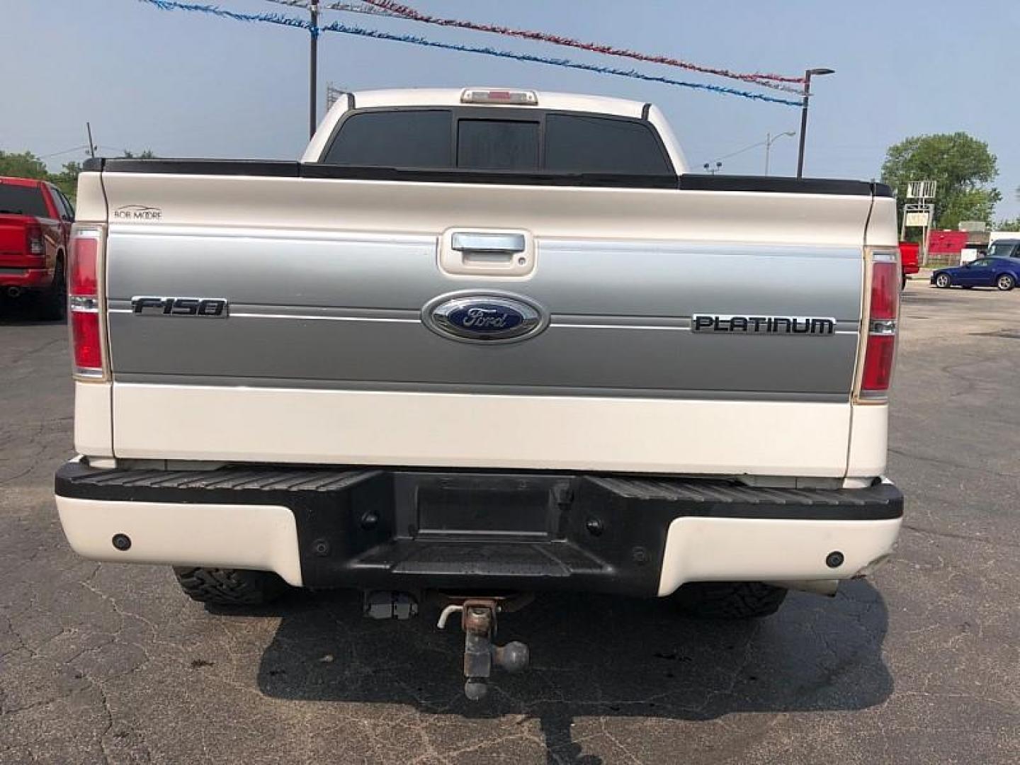 2014 WHITE /BROWN Ford F-150 FX4 SuperCrew 5.5-ft. Bed 4WD (1FTFW1ET1EF) with an 3.5L V6 TURBO engine, 6-Speed Automatic transmission, located at 3304 Woodville Road, Northwood, OH, 43619, (419) 210-8019, 41.612694, -83.480743 - Your #1 Destination for Auto Loans and mdash;No Matter Your Credit!At our dealership, we believe everyone deserves the opportunity to drive their dream car and mdash;whether you have good credit, bad credit, or no credit at all. With a wide selection of hundreds of cars, trucks, and SUVs, you'll fin - Photo#3