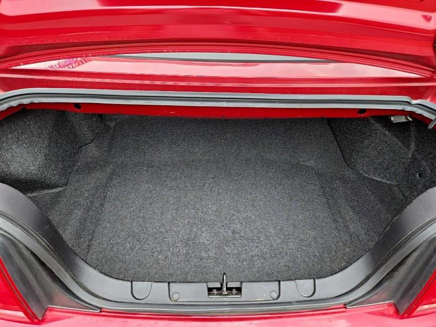 2006 RED /BLACK Ford Mustang GT Deluxe Convertible (1ZVFT85H365) with an 4.6L V8 SOHC 24V engine, Automatic transmission, located at 3304 Woodville Road, Northwood, OH, 43619, (419) 210-8019, 41.612694, -83.480743 - Your #1 Destination for Auto Loans and mdash;No Matter Your Credit!At our dealership, we believe everyone deserves the opportunity to drive their dream car and mdash;whether you have good credit, bad credit, or no credit at all. With a wide selection of hundreds of cars, trucks, and SUVs, you'll fin - Photo#14