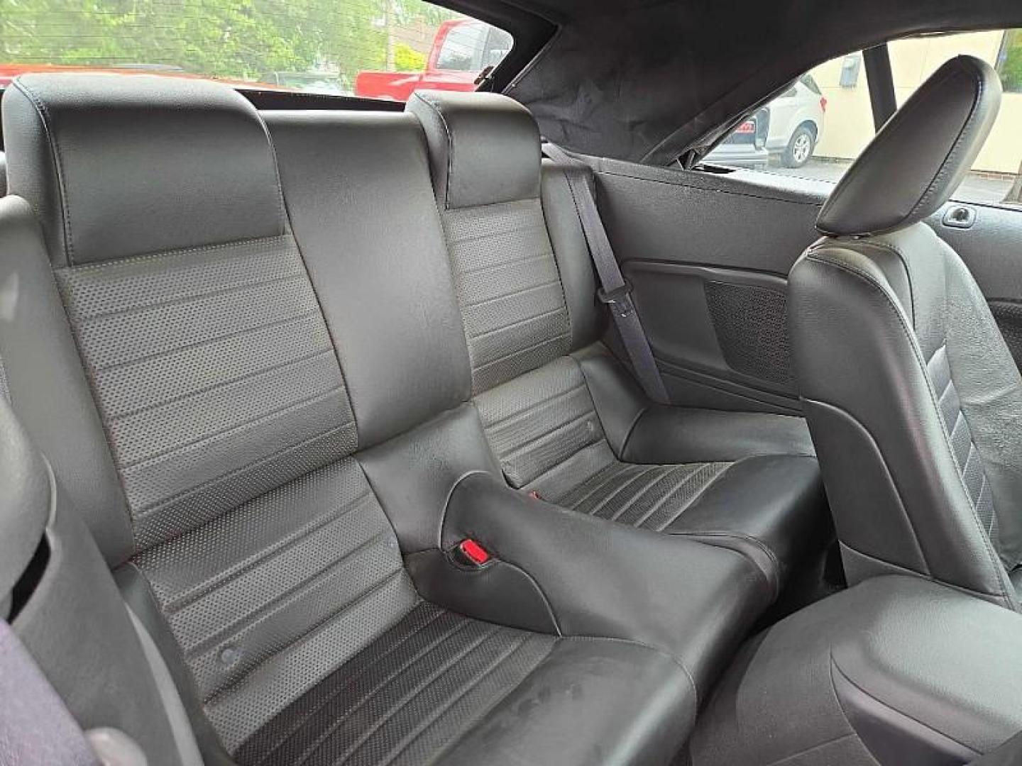 2006 RED /BLACK Ford Mustang GT Deluxe Convertible (1ZVFT85H365) with an 4.6L V8 SOHC 24V engine, Automatic transmission, located at 3304 Woodville Road, Northwood, OH, 43619, (419) 210-8019, 41.612694, -83.480743 - Your #1 Destination for Auto Loans and mdash;No Matter Your Credit!At our dealership, we believe everyone deserves the opportunity to drive their dream car and mdash;whether you have good credit, bad credit, or no credit at all. With a wide selection of hundreds of cars, trucks, and SUVs, you'll fin - Photo#15