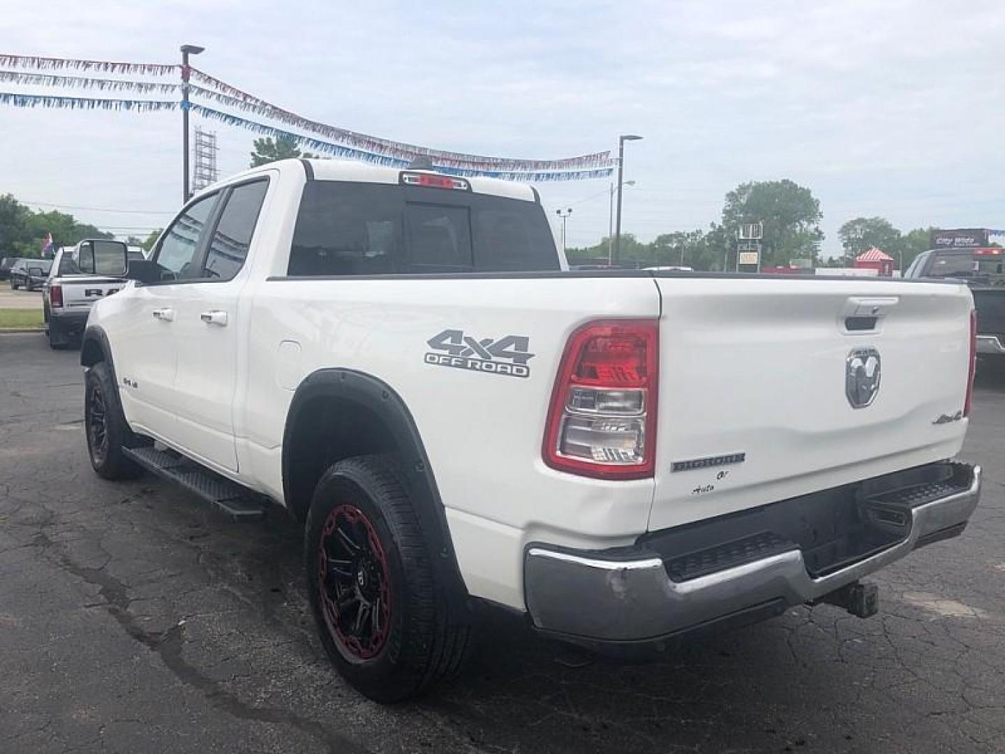2020 WHITE /BLACK RAM 1500 Big Horn Quad Cab 4WD (1C6RRFBG9LN) with an 3.6L V6 DOHC 24V engine, 8A transmission, located at 3304 Woodville Road, Northwood, OH, 43619, (419) 210-8019, 41.612694, -83.480743 - Your #1 Destination for Auto Loans and mdash;No Matter Your Credit!At our dealership, we believe everyone deserves the opportunity to drive their dream car and mdash;whether you have good credit, bad credit, or no credit at all. With a wide selection of hundreds of cars, trucks, and SUVs, you'll fin - Photo#2
