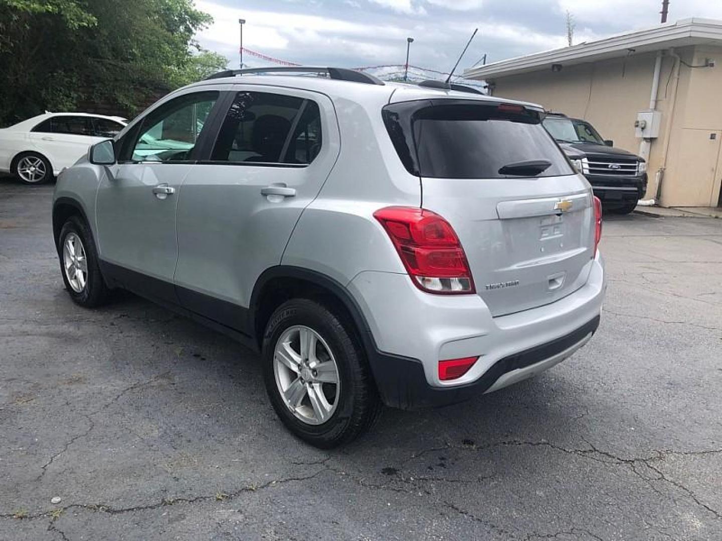 2020 Silver /BLACK Chevrolet Trax LT AWD (KL7CJPSB4LB) with an 1.4L L4 DOHC 16V engine, 6A transmission, located at 3304 Woodville Road, Northwood, OH, 43619, (419) 210-8019, 41.612694, -83.480743 - Your #1 Destination for Auto Loans and mdash;No Matter Your Credit!At our dealership, we believe everyone deserves the opportunity to drive their dream car and mdash;whether you have good credit, bad credit, or no credit at all. With a wide selection of hundreds of cars, trucks, and SUVs, you'll fin - Photo#2