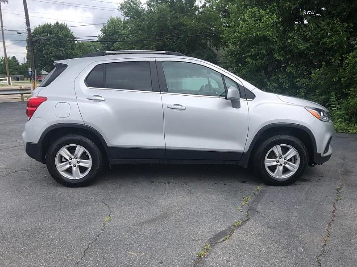 2020 Silver /BLACK Chevrolet Trax LT AWD (KL7CJPSB4LB) with an 1.4L L4 DOHC 16V engine, 6A transmission, located at 3304 Woodville Road, Northwood, OH, 43619, (419) 210-8019, 41.612694, -83.480743 - Your #1 Destination for Auto Loans and mdash;No Matter Your Credit!At our dealership, we believe everyone deserves the opportunity to drive their dream car and mdash;whether you have good credit, bad credit, or no credit at all. With a wide selection of hundreds of cars, trucks, and SUVs, you'll fin - Photo#5