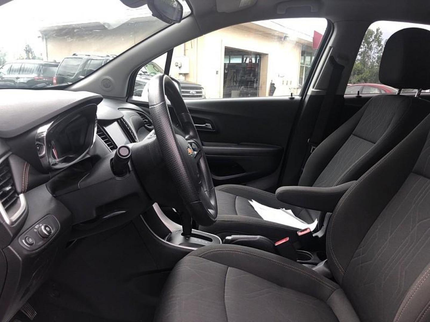 2020 Silver /BLACK Chevrolet Trax LT AWD (KL7CJPSB4LB) with an 1.4L L4 DOHC 16V engine, 6A transmission, located at 3304 Woodville Road, Northwood, OH, 43619, (419) 210-8019, 41.612694, -83.480743 - Your #1 Destination for Auto Loans and mdash;No Matter Your Credit!At our dealership, we believe everyone deserves the opportunity to drive their dream car and mdash;whether you have good credit, bad credit, or no credit at all. With a wide selection of hundreds of cars, trucks, and SUVs, you'll fin - Photo#9