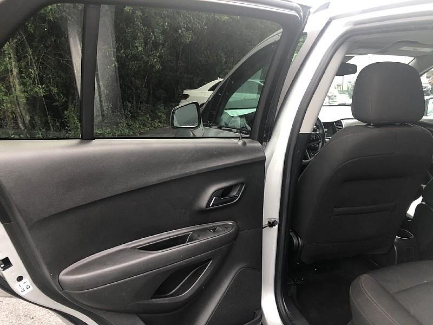 2020 Silver /BLACK Chevrolet Trax LT AWD (KL7CJPSB4LB) with an 1.4L L4 DOHC 16V engine, 6A transmission, located at 3304 Woodville Road, Northwood, OH, 43619, (419) 210-8019, 41.612694, -83.480743 - Your #1 Destination for Auto Loans and mdash;No Matter Your Credit!At our dealership, we believe everyone deserves the opportunity to drive their dream car and mdash;whether you have good credit, bad credit, or no credit at all. With a wide selection of hundreds of cars, trucks, and SUVs, you'll fin - Photo#10