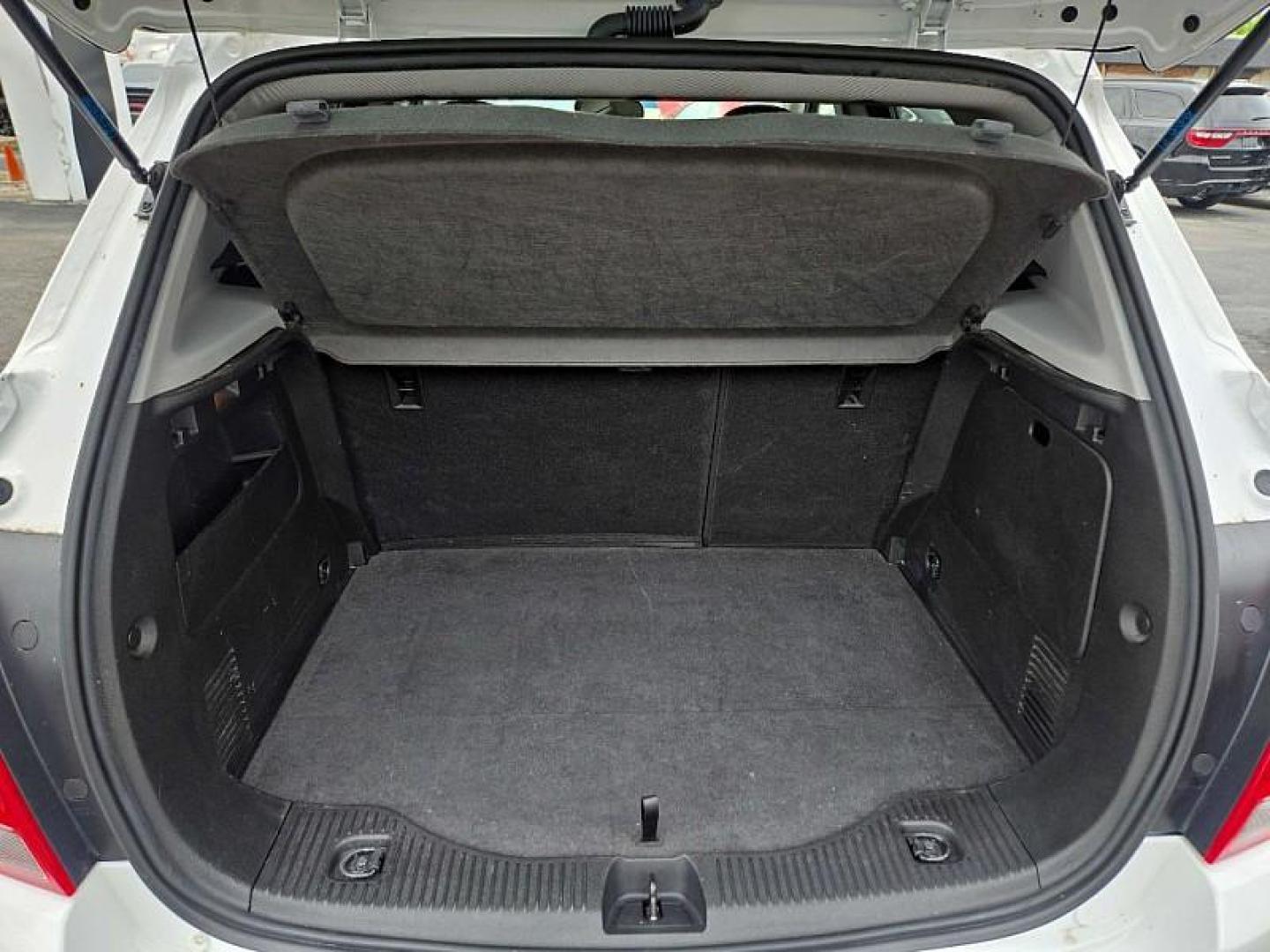 2020 White /BROWN Chevrolet Trax LT AWD (3GNCJPSB9LL) with an 1.4L L4 DOHC 16V engine, 6A transmission, located at 3304 Woodville Road, Northwood, OH, 43619, (419) 210-8019, 41.612694, -83.480743 - Your #1 Destination for Auto Loans and mdash;No Matter Your Credit!At our dealership, we believe everyone deserves the opportunity to drive their dream car and mdash;whether you have good credit, bad credit, or no credit at all. With a wide selection of hundreds of cars, trucks, and SUVs, you'll fin - Photo#12