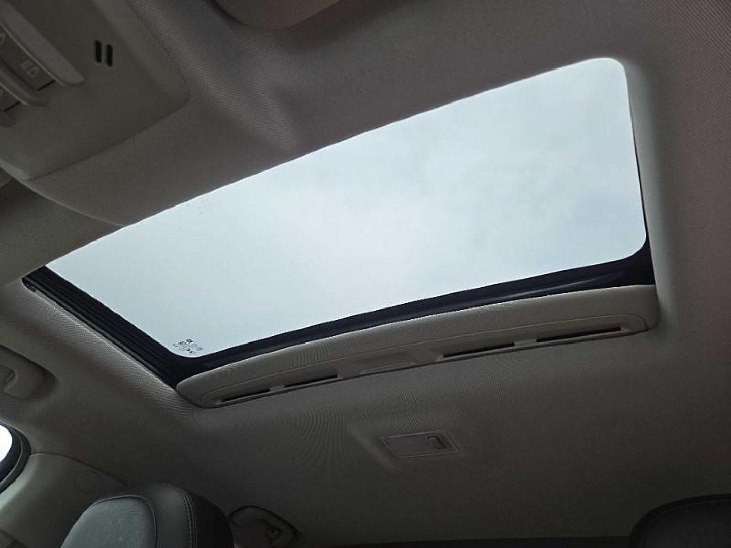 2020 White /BROWN Chevrolet Trax LT AWD (3GNCJPSB9LL) with an 1.4L L4 DOHC 16V engine, 6A transmission, located at 3304 Woodville Road, Northwood, OH, 43619, (419) 210-8019, 41.612694, -83.480743 - Your #1 Destination for Auto Loans and mdash;No Matter Your Credit!At our dealership, we believe everyone deserves the opportunity to drive their dream car and mdash;whether you have good credit, bad credit, or no credit at all. With a wide selection of hundreds of cars, trucks, and SUVs, you'll fin - Photo#21