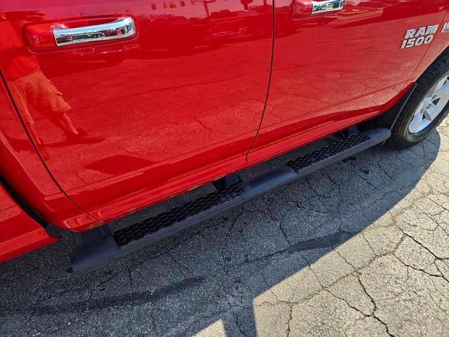 2016 RED /BLACK RAM 1500 SLT Quad Cab 4WD (1C6RR7GT4GS) with an 5.7L V8 OHV 16V engine, 6A transmission, located at 3304 Woodville Road, Northwood, OH, 43619, (419) 210-8019, 41.612694, -83.480743 - Your #1 Destination for Auto Loans and mdash;No Matter Your Credit!At our dealership, we believe everyone deserves the opportunity to drive their dream car and mdash;whether you have good credit, bad credit, or no credit at all. With a wide selection of hundreds of cars, trucks, and SUVs, you'll fin - Photo#12
