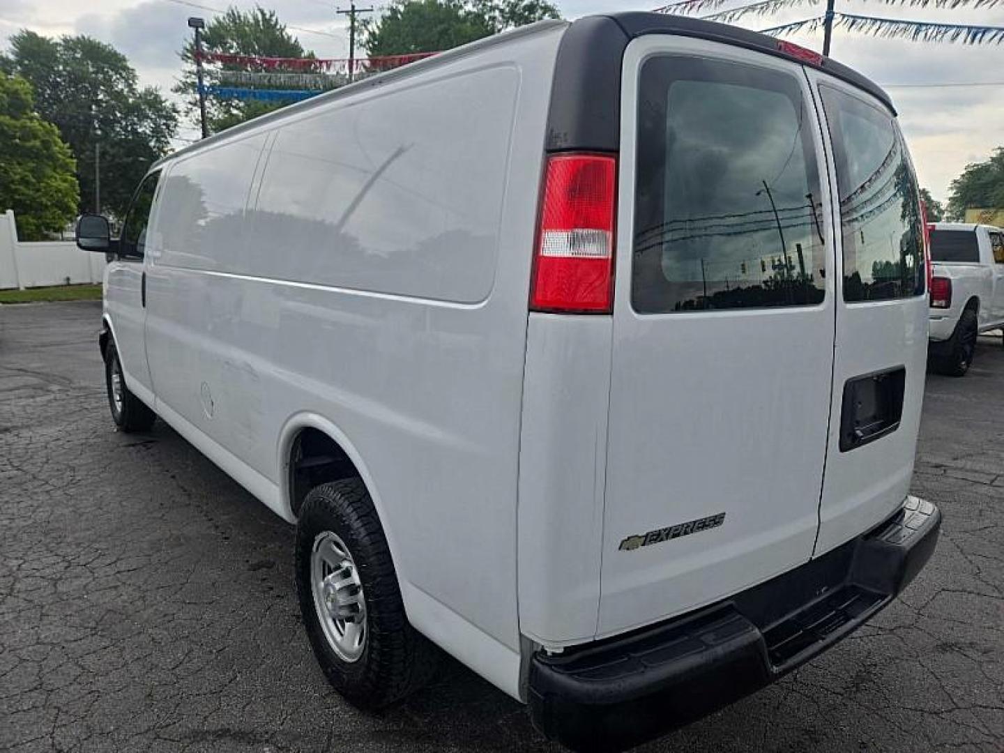 2021 WHITE Chevrolet Express 2500 Cargo Extended (1GCWGBFP5M1) with an 4.3L V6 engine, 6A transmission, located at 3304 Woodville Road, Northwood, OH, 43619, (419) 210-8019, 41.612694, -83.480743 - Your #1 Destination for Auto Loans and mdash;No Matter Your Credit!At our dealership, we believe everyone deserves the opportunity to drive their dream car and mdash;whether you have good credit, bad credit, or no credit at all. With a wide selection of hundreds of cars, trucks, and SUVs, you'll fin - Photo#1