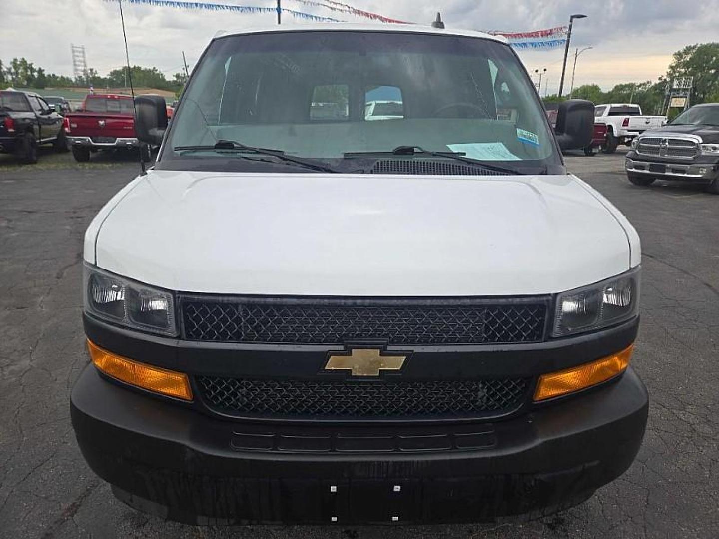 2021 WHITE Chevrolet Express 2500 Cargo Extended (1GCWGBFP5M1) with an 4.3L V6 engine, 6A transmission, located at 3304 Woodville Road, Northwood, OH, 43619, (419) 210-8019, 41.612694, -83.480743 - Your #1 Destination for Auto Loans and mdash;No Matter Your Credit!At our dealership, we believe everyone deserves the opportunity to drive their dream car and mdash;whether you have good credit, bad credit, or no credit at all. With a wide selection of hundreds of cars, trucks, and SUVs, you'll fin - Photo#8