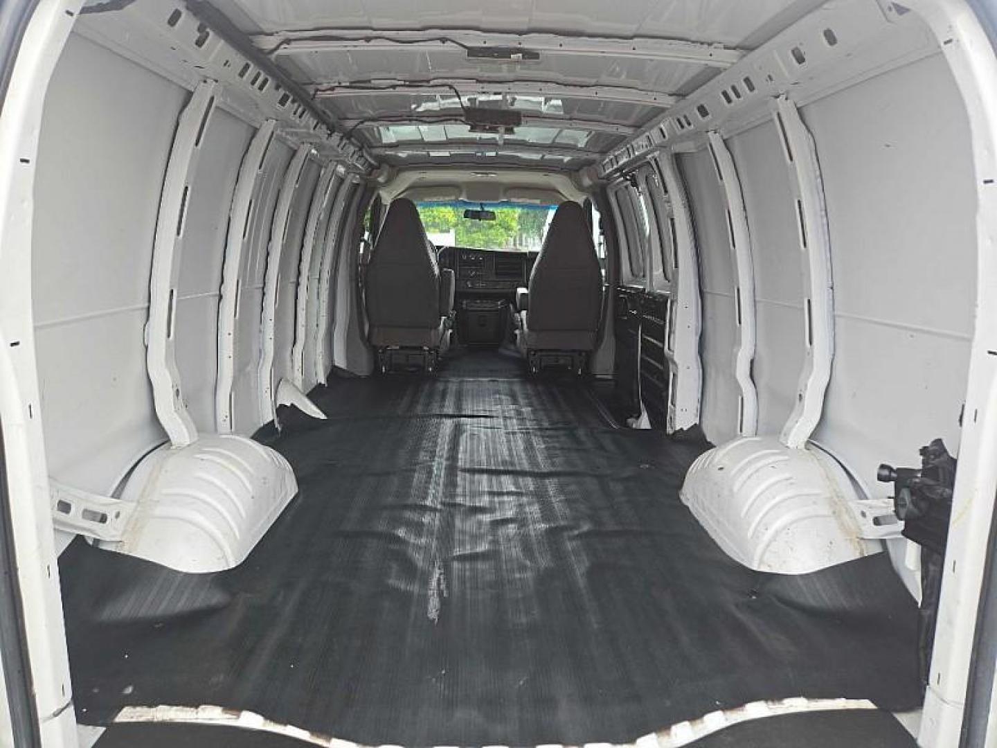 2021 WHITE Chevrolet Express 2500 Cargo Extended (1GCWGBFP5M1) with an 4.3L V6 engine, 6A transmission, located at 3304 Woodville Road, Northwood, OH, 43619, (419) 210-8019, 41.612694, -83.480743 - Your #1 Destination for Auto Loans and mdash;No Matter Your Credit!At our dealership, we believe everyone deserves the opportunity to drive their dream car and mdash;whether you have good credit, bad credit, or no credit at all. With a wide selection of hundreds of cars, trucks, and SUVs, you'll fin - Photo#10