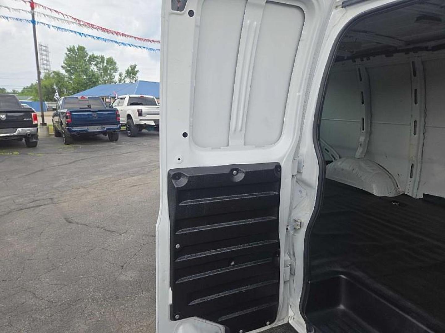 2021 WHITE Chevrolet Express 2500 Cargo Extended (1GCWGBFP5M1) with an 4.3L V6 engine, 6A transmission, located at 3304 Woodville Road, Northwood, OH, 43619, (419) 210-8019, 41.612694, -83.480743 - Your #1 Destination for Auto Loans and mdash;No Matter Your Credit!At our dealership, we believe everyone deserves the opportunity to drive their dream car and mdash;whether you have good credit, bad credit, or no credit at all. With a wide selection of hundreds of cars, trucks, and SUVs, you'll fin - Photo#12
