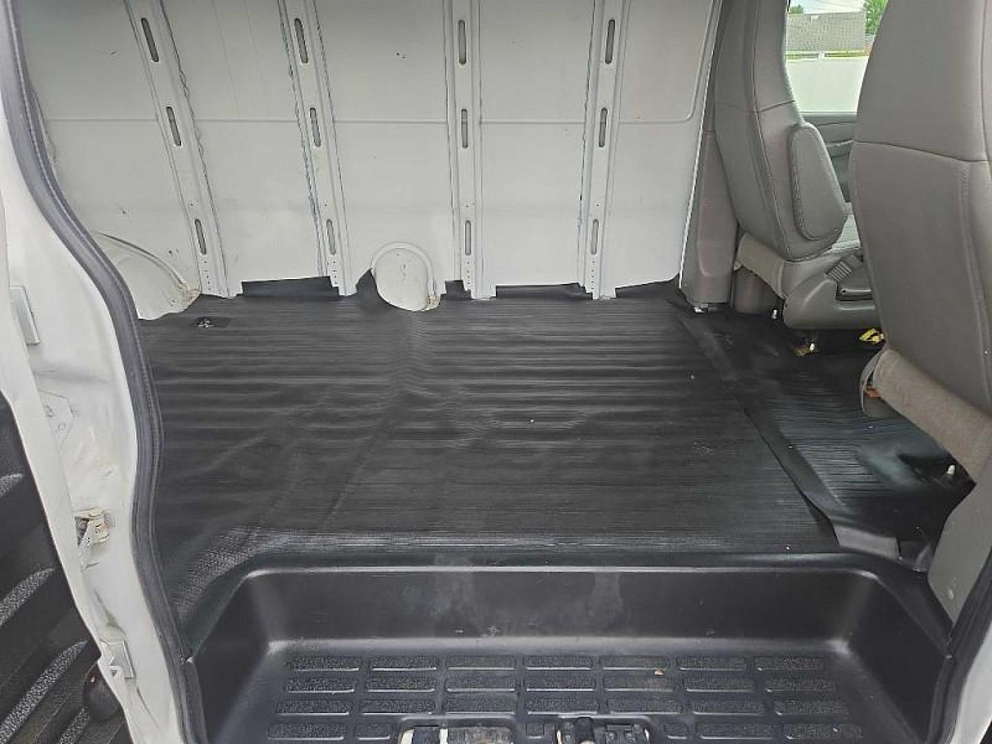 2021 WHITE Chevrolet Express 2500 Cargo Extended (1GCWGBFP5M1) with an 4.3L V6 engine, 6A transmission, located at 3304 Woodville Road, Northwood, OH, 43619, (419) 210-8019, 41.612694, -83.480743 - Your #1 Destination for Auto Loans and mdash;No Matter Your Credit!At our dealership, we believe everyone deserves the opportunity to drive their dream car and mdash;whether you have good credit, bad credit, or no credit at all. With a wide selection of hundreds of cars, trucks, and SUVs, you'll fin - Photo#15