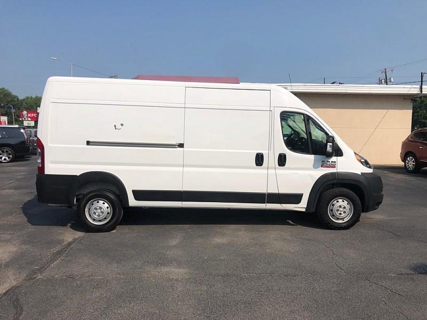 2021 WHITE /GRAY RAM Promaster 2500 High Roof 159-in. WB (3C6LRVDG0ME) with an 3.6L V6 engine, 6A transmission, located at 3304 Woodville Road, Northwood, OH, 43619, (419) 210-8019, 41.612694, -83.480743 - Your #1 Destination for Auto Loans and mdash;No Matter Your Credit!At our dealership, we believe everyone deserves the opportunity to drive their dream car and mdash;whether you have good credit, bad credit, or no credit at all. With a wide selection of hundreds of cars, trucks, and SUVs, you'll fin - Photo#5