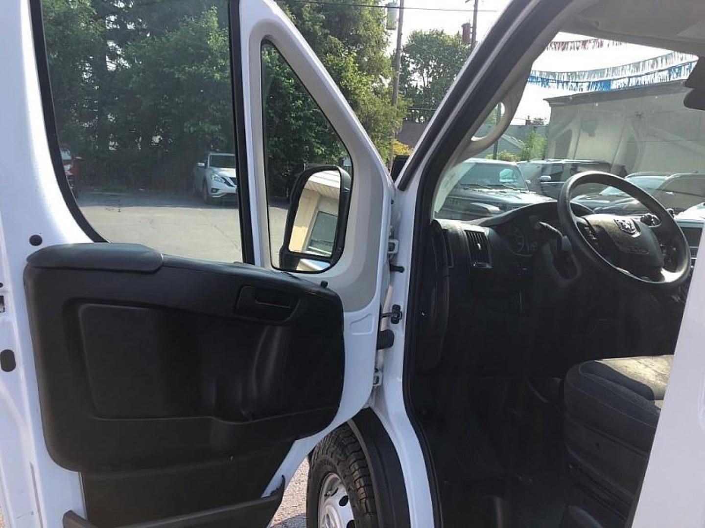 2021 WHITE /GRAY RAM Promaster 2500 High Roof 159-in. WB (3C6LRVDG0ME) with an 3.6L V6 engine, 6A transmission, located at 3304 Woodville Road, Northwood, OH, 43619, (419) 210-8019, 41.612694, -83.480743 - Your #1 Destination for Auto Loans and mdash;No Matter Your Credit!At our dealership, we believe everyone deserves the opportunity to drive their dream car and mdash;whether you have good credit, bad credit, or no credit at all. With a wide selection of hundreds of cars, trucks, and SUVs, you'll fin - Photo#8