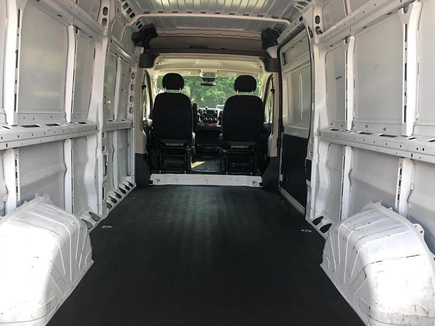 2021 WHITE /GRAY RAM Promaster 2500 High Roof 159-in. WB (3C6LRVDG0ME) with an 3.6L V6 engine, 6A transmission, located at 3304 Woodville Road, Northwood, OH, 43619, (419) 210-8019, 41.612694, -83.480743 - Your #1 Destination for Auto Loans and mdash;No Matter Your Credit!At our dealership, we believe everyone deserves the opportunity to drive their dream car and mdash;whether you have good credit, bad credit, or no credit at all. With a wide selection of hundreds of cars, trucks, and SUVs, you'll fin - Photo#10