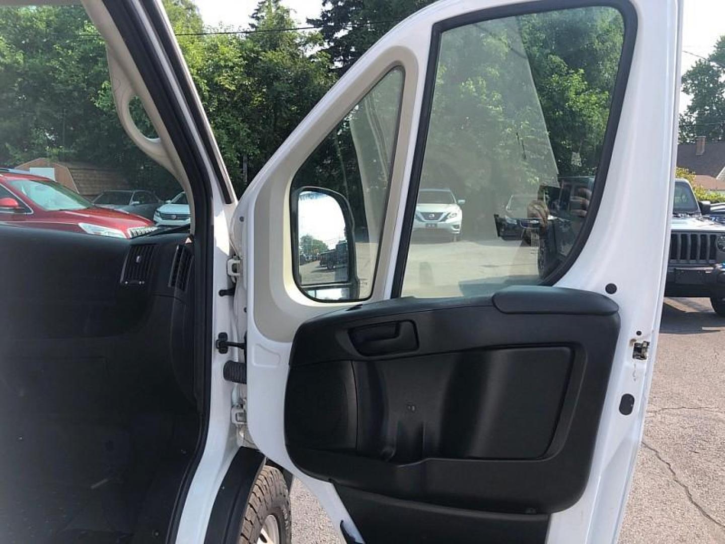 2021 WHITE /GRAY RAM Promaster 2500 High Roof 159-in. WB (3C6LRVDG0ME) with an 3.6L V6 engine, 6A transmission, located at 3304 Woodville Road, Northwood, OH, 43619, (419) 210-8019, 41.612694, -83.480743 - Your #1 Destination for Auto Loans and mdash;No Matter Your Credit!At our dealership, we believe everyone deserves the opportunity to drive their dream car and mdash;whether you have good credit, bad credit, or no credit at all. With a wide selection of hundreds of cars, trucks, and SUVs, you'll fin - Photo#12