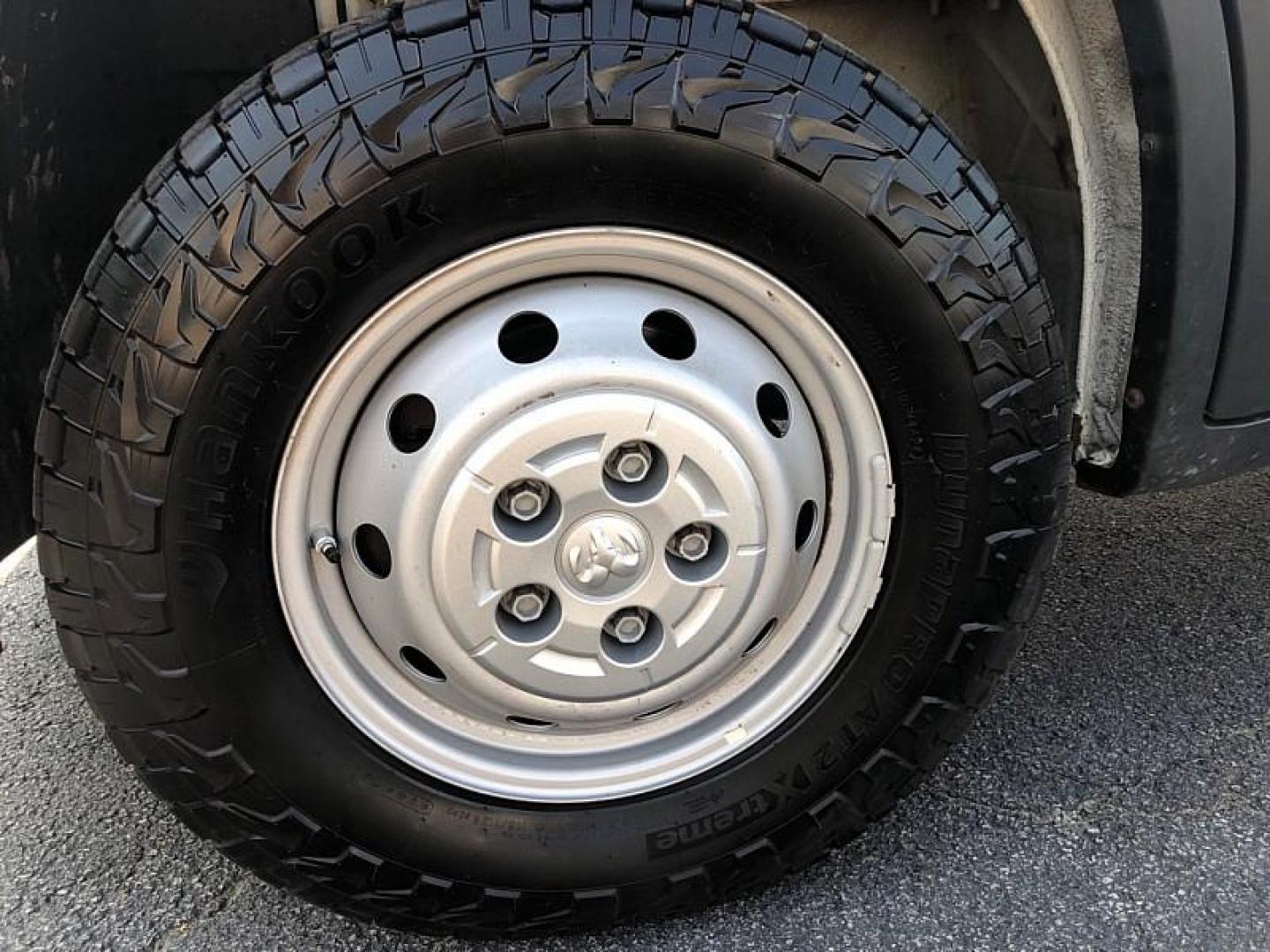 2021 WHITE /GRAY RAM Promaster 2500 High Roof 159-in. WB (3C6LRVDG0ME) with an 3.6L V6 engine, 6A transmission, located at 3304 Woodville Road, Northwood, OH, 43619, (419) 210-8019, 41.612694, -83.480743 - Your #1 Destination for Auto Loans and mdash;No Matter Your Credit!At our dealership, we believe everyone deserves the opportunity to drive their dream car and mdash;whether you have good credit, bad credit, or no credit at all. With a wide selection of hundreds of cars, trucks, and SUVs, you'll fin - Photo#18