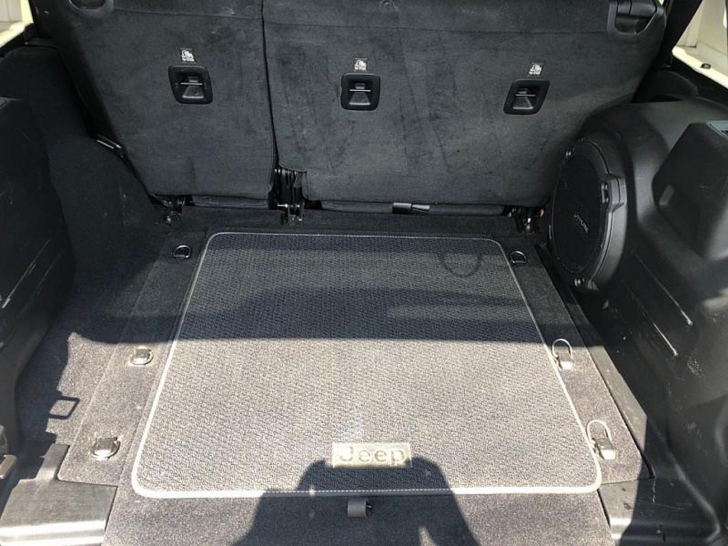 2021 GRAY /BLACK Jeep Wrangler Unlimited Sport (1C4HJXDNXMW) with an 2.0L L4 DOHC 16V TURBO engine, 6M transmission, located at 3304 Woodville Road, Northwood, OH, 43619, (419) 210-8019, 41.612694, -83.480743 - Your #1 Destination for Auto Loans and mdash;No Matter Your Credit!At our dealership, we believe everyone deserves the opportunity to drive their dream car and mdash;whether you have good credit, bad credit, or no credit at all. With a wide selection of hundreds of cars, trucks, and SUVs, you'll fin - Photo#12