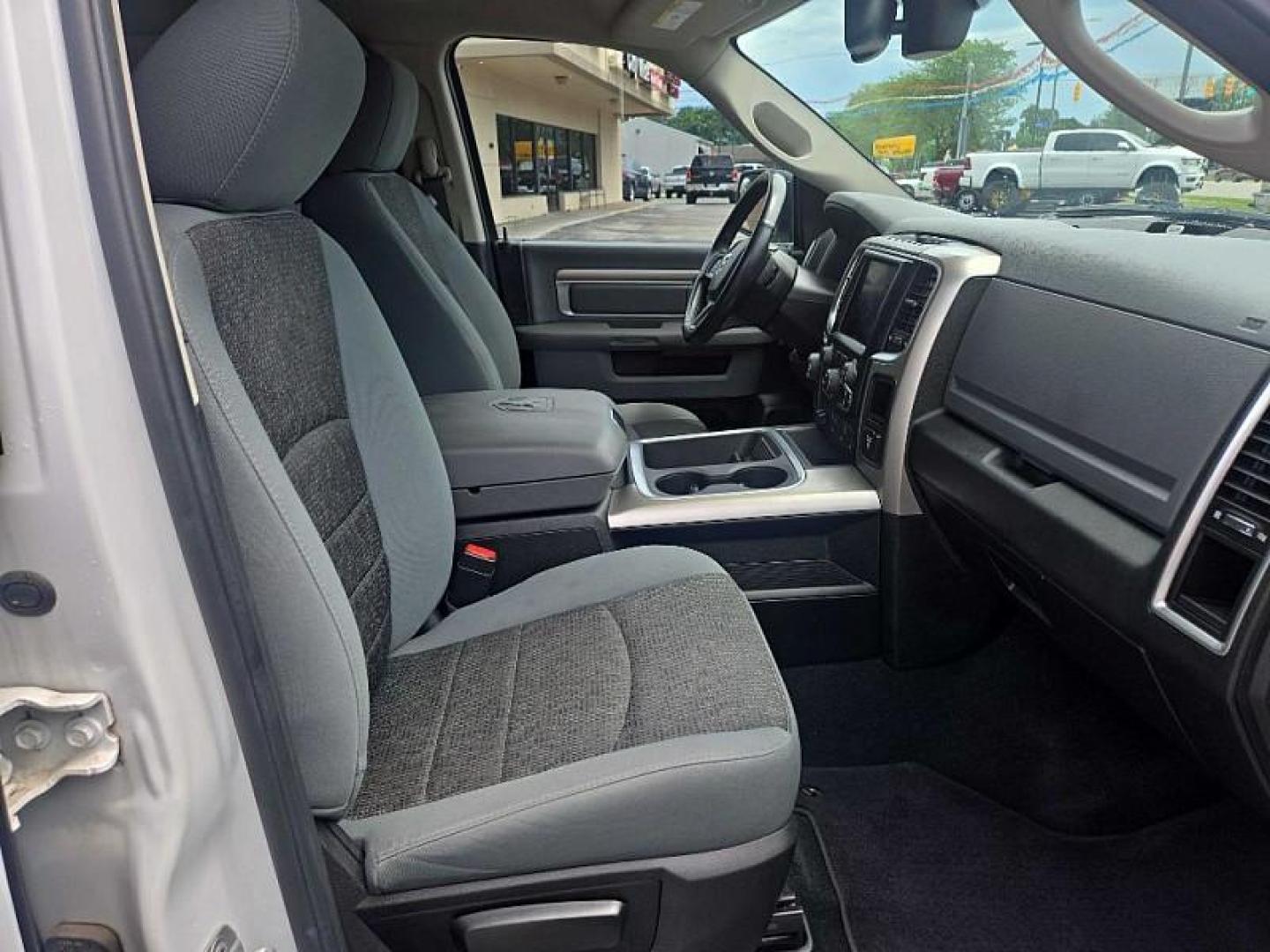 2019 WHITE /BLACK RAM 1500 SLT Crew Cab SWB 4WD (1C6RR7LT8KS) with an 5.7L V8 OHV 16V engine, 8A transmission, located at 3304 Woodville Road, Northwood, OH, 43619, (419) 210-8019, 41.612694, -83.480743 - Photo#10