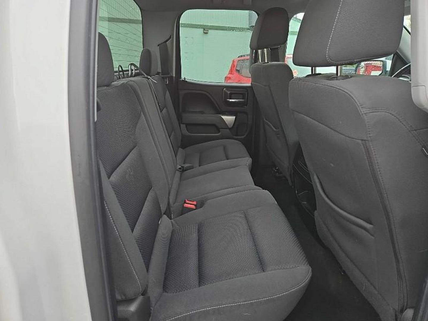 2018 WHITE Chevrolet Silverado 1500 LT Double Cab 4WD (1GCVKREC1JZ) with an 5.3L V8 OHV 16V engine, 6A transmission, located at 3304 Woodville Road, Northwood, OH, 43619, (419) 210-8019, 41.612694, -83.480743 - Your #1 Destination for Auto Loans and mdash;No Matter Your Credit!At our dealership, we believe everyone deserves the opportunity to drive their dream car and mdash;whether you have good credit, bad credit, or no credit at all. With a wide selection of hundreds of cars, trucks, and SUVs, you'll fin - Photo#13