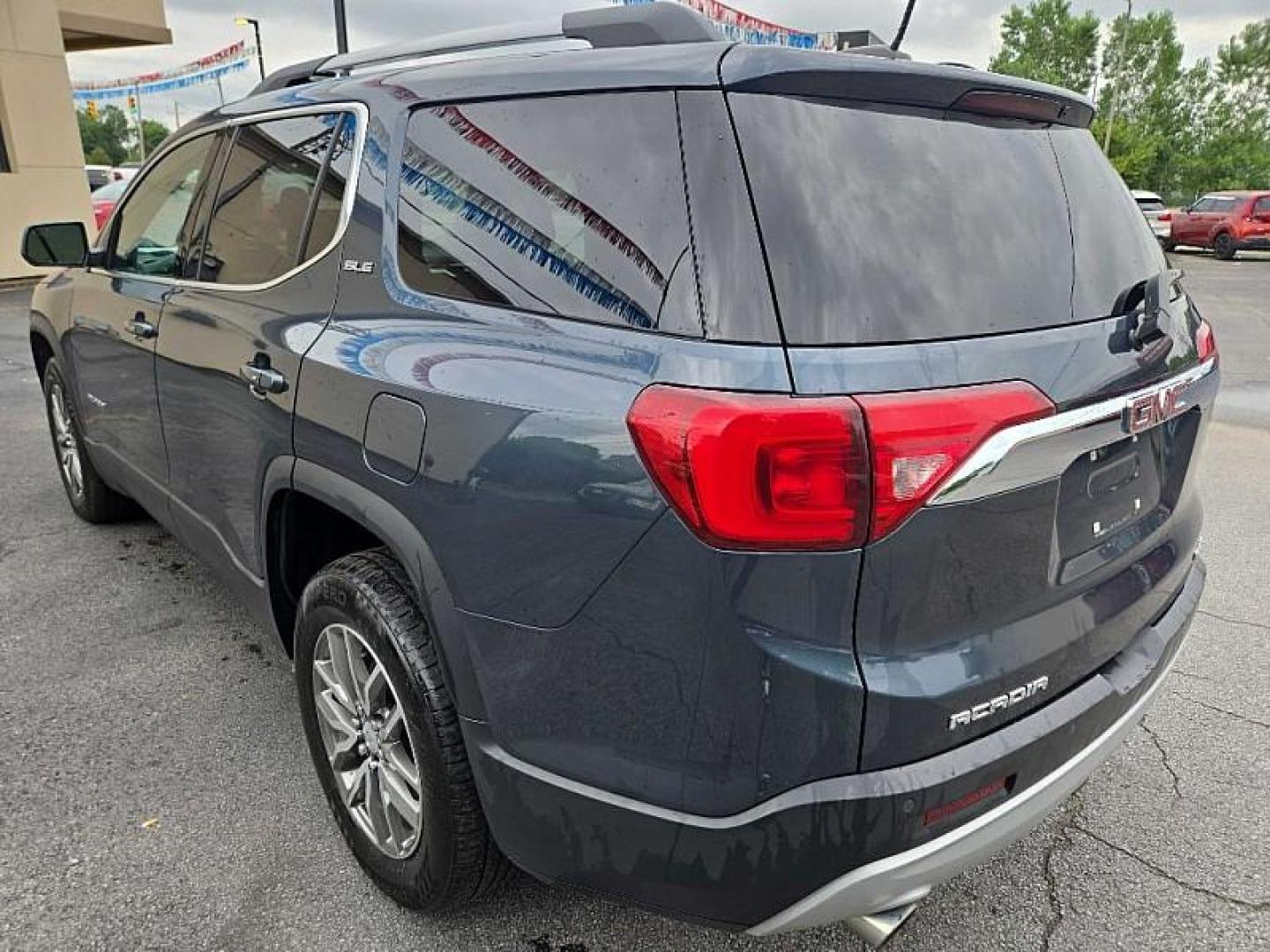 2019 BLUE /BLACK GMC Acadia SLE-2 AWD (1GKKNSLS4KZ) with an 3.6L V6 DOHC 24V engine, 6A transmission, located at 3304 Woodville Road, Northwood, OH, 43619, (419) 210-8019, 41.612694, -83.480743 - Your #1 Destination for Auto Loans and mdash;No Matter Your Credit!At our dealership, we believe everyone deserves the opportunity to drive their dream car and mdash;whether you have good credit, bad credit, or no credit at all. With a wide selection of hundreds of cars, trucks, and SUVs, you'll fin - Photo#3