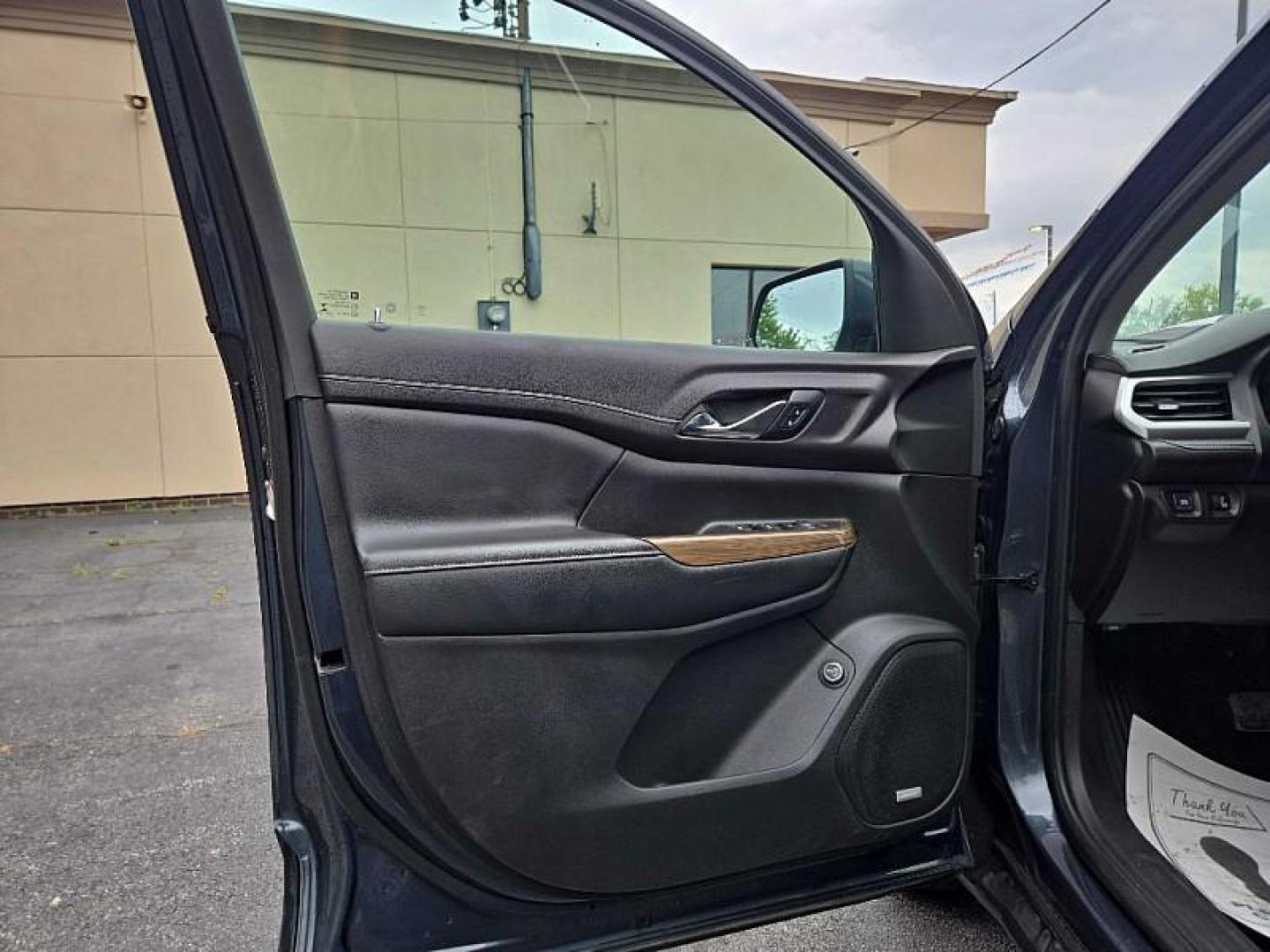 2019 BLUE /BLACK GMC Acadia SLE-2 AWD (1GKKNSLS4KZ) with an 3.6L V6 DOHC 24V engine, 6A transmission, located at 3304 Woodville Road, Northwood, OH, 43619, (419) 210-8019, 41.612694, -83.480743 - Your #1 Destination for Auto Loans and mdash;No Matter Your Credit!At our dealership, we believe everyone deserves the opportunity to drive their dream car and mdash;whether you have good credit, bad credit, or no credit at all. With a wide selection of hundreds of cars, trucks, and SUVs, you'll fin - Photo#8