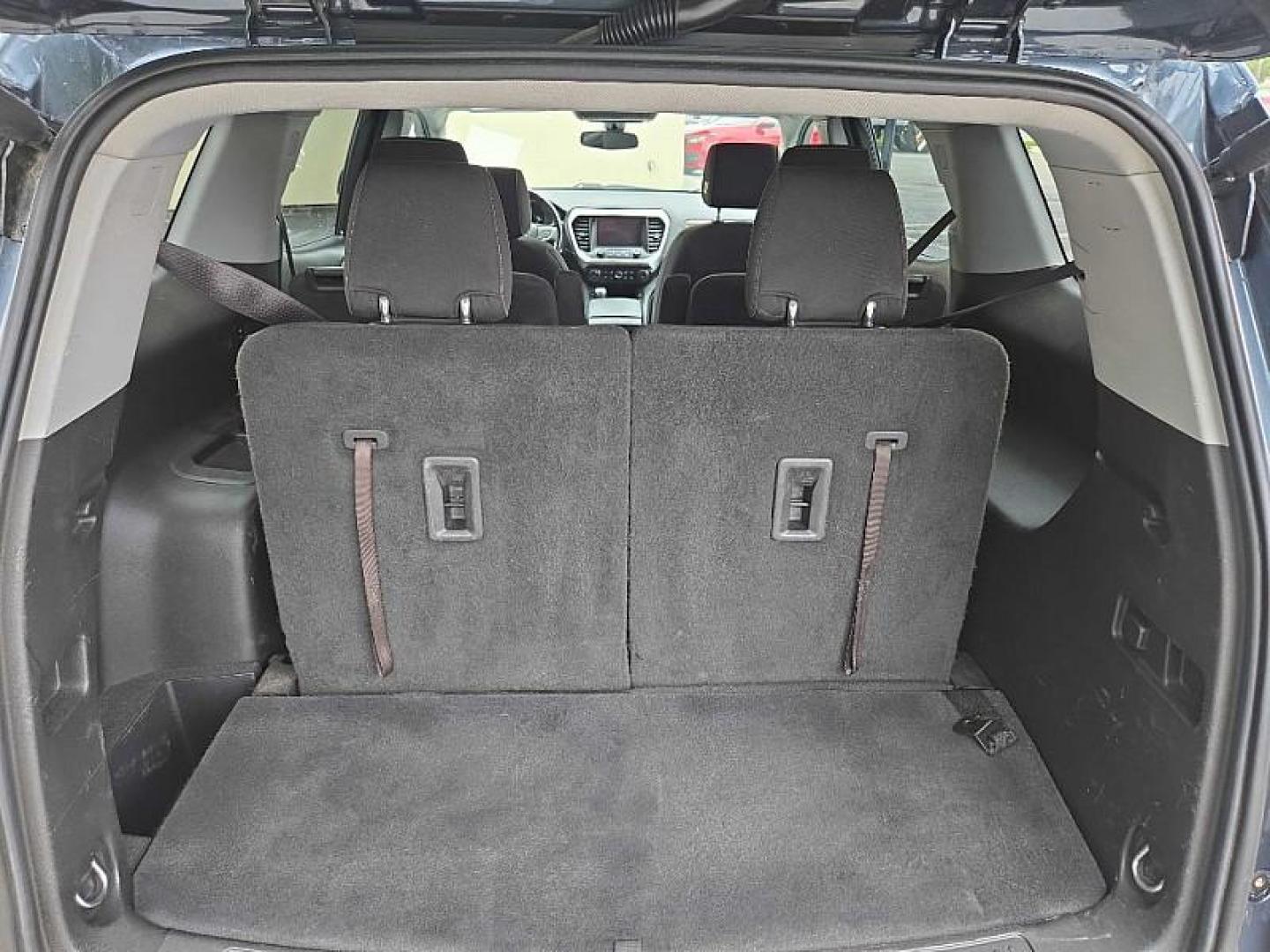 2019 BLUE /BLACK GMC Acadia SLE-2 AWD (1GKKNSLS4KZ) with an 3.6L V6 DOHC 24V engine, 6A transmission, located at 3304 Woodville Road, Northwood, OH, 43619, (419) 210-8019, 41.612694, -83.480743 - Your #1 Destination for Auto Loans and mdash;No Matter Your Credit!At our dealership, we believe everyone deserves the opportunity to drive their dream car and mdash;whether you have good credit, bad credit, or no credit at all. With a wide selection of hundreds of cars, trucks, and SUVs, you'll fin - Photo#13