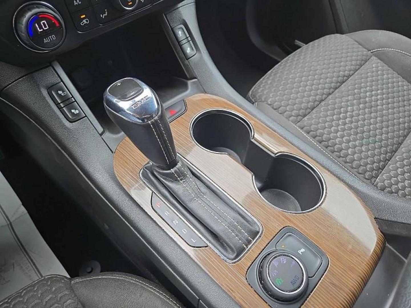 2019 BLUE /BLACK GMC Acadia SLE-2 AWD (1GKKNSLS4KZ) with an 3.6L V6 DOHC 24V engine, 6A transmission, located at 3304 Woodville Road, Northwood, OH, 43619, (419) 210-8019, 41.612694, -83.480743 - Your #1 Destination for Auto Loans and mdash;No Matter Your Credit!At our dealership, we believe everyone deserves the opportunity to drive their dream car and mdash;whether you have good credit, bad credit, or no credit at all. With a wide selection of hundreds of cars, trucks, and SUVs, you'll fin - Photo#23