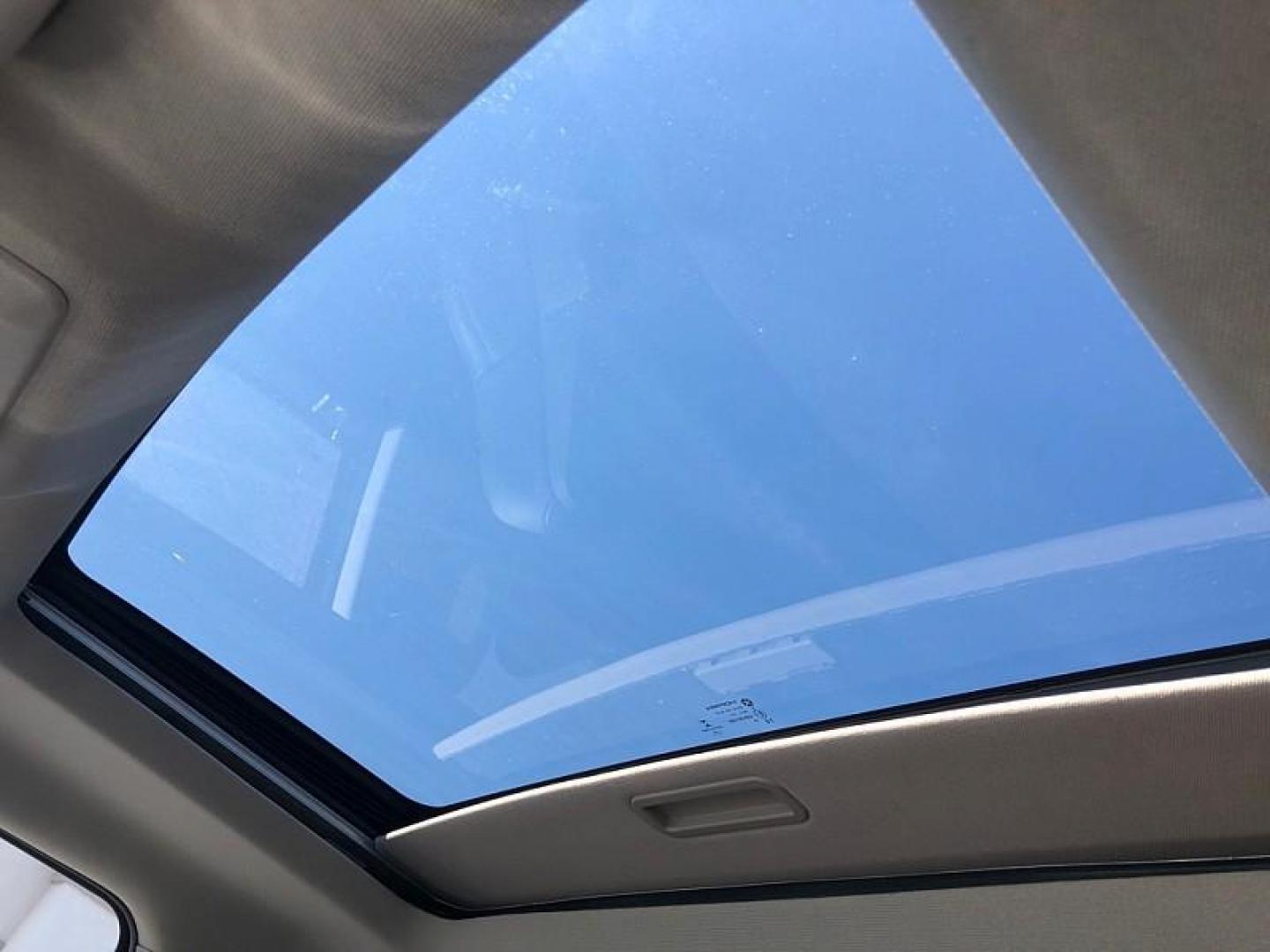 2018 SILVER /BLACK RAM 1500 Laramie Crew Cab SWB 4WD (1C6RR7NM6JS) with an 3.0L V6 DIESEL engine, 8A transmission, located at 3304 Woodville Road, Northwood, OH, 43619, (419) 210-8019, 41.612694, -83.480743 - Your #1 Destination for Auto Loans and mdash;No Matter Your Credit!At our dealership, we believe everyone deserves the opportunity to drive their dream car and mdash;whether you have good credit, bad credit, or no credit at all. With a wide selection of hundreds of cars, trucks, and SUVs, you'll fin - Photo#22