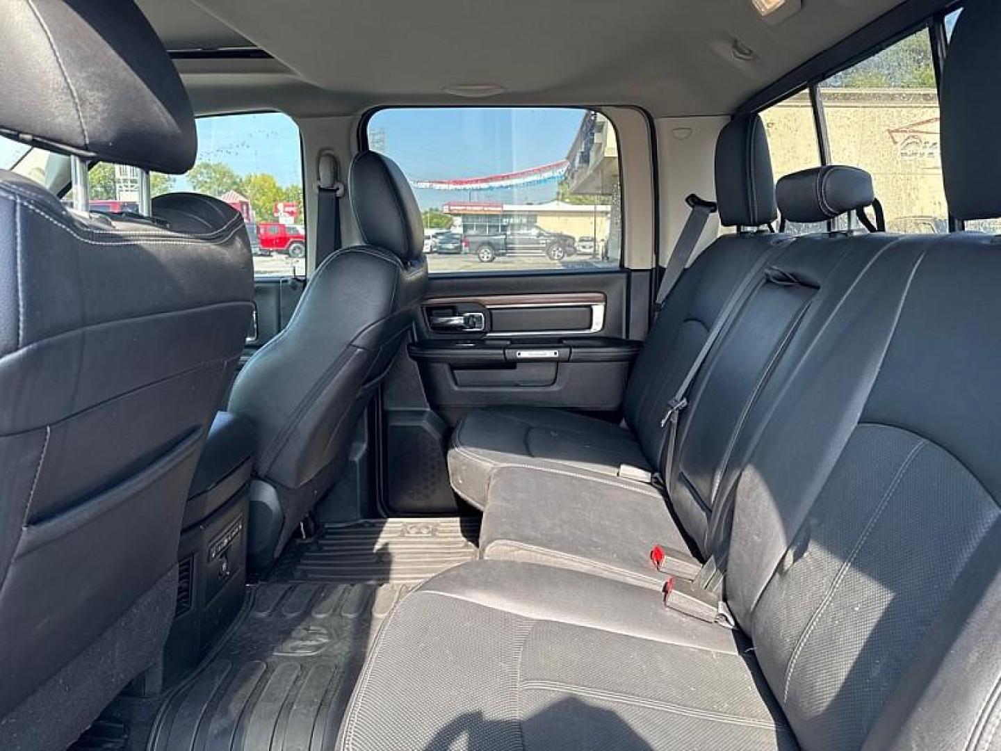 2018 SILVER /BLACK RAM 1500 Laramie Crew Cab SWB 4WD (1C6RR7NM6JS) with an 3.0L V6 DIESEL engine, 8A transmission, located at 3304 Woodville Road, Northwood, OH, 43619, (419) 210-8019, 41.612694, -83.480743 - Your #1 Destination for Auto Loans and mdash;No Matter Your Credit!At our dealership, we believe everyone deserves the opportunity to drive their dream car and mdash;whether you have good credit, bad credit, or no credit at all. With a wide selection of hundreds of cars, trucks, and SUVs, you'll fin - Photo#25