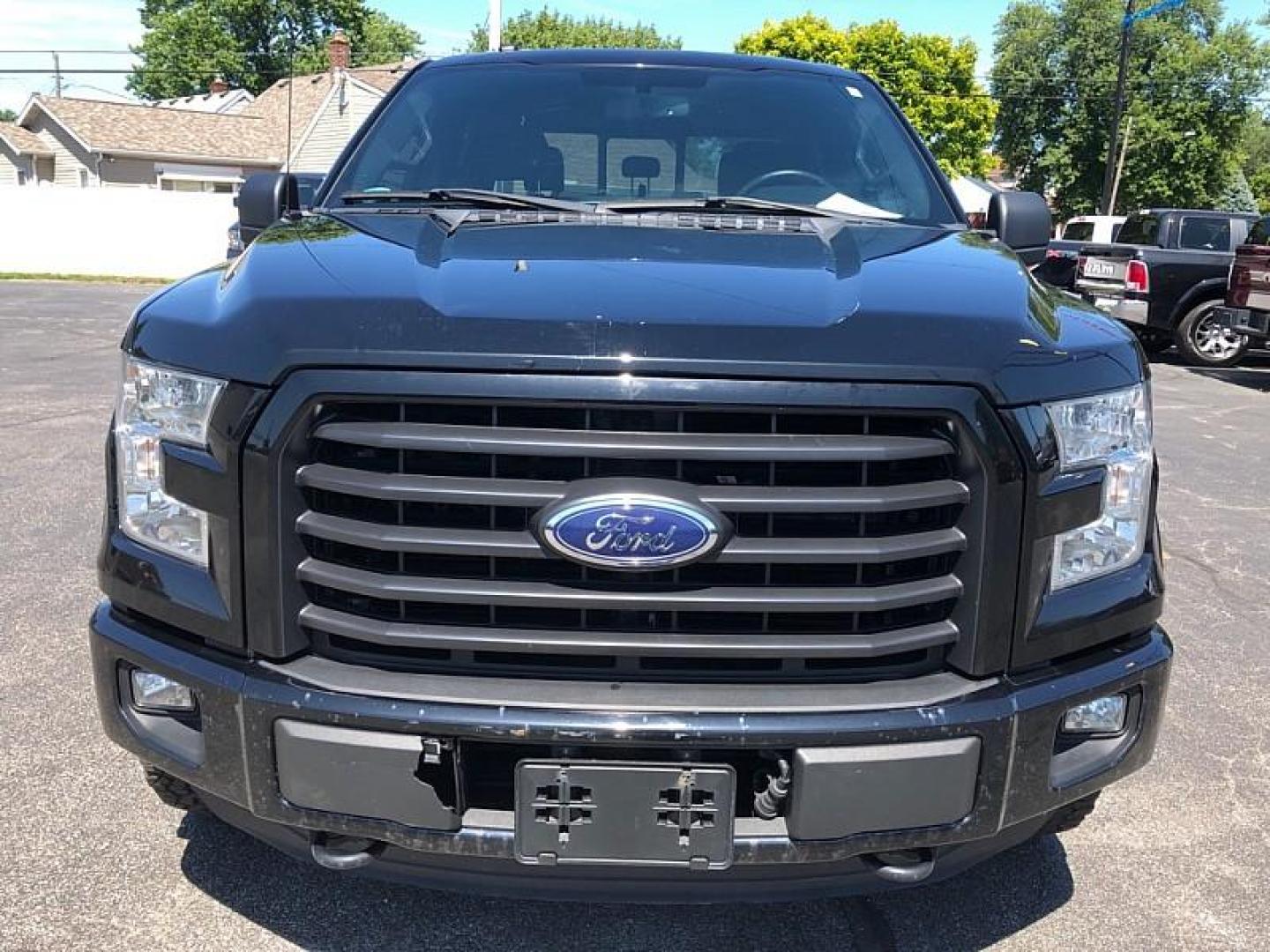 2016 BLACK /BLACK Ford F-150 XLT SuperCrew 6.5-ft. Bed 4WD (1FTEW1EP8GF) with an 2.7L V6 DOHC 24V engine, 6A transmission, located at 3304 Woodville Road, Northwood, OH, 43619, (419) 210-8019, 41.612694, -83.480743 - Your #1 Destination for Auto Loans and mdash;No Matter Your Credit!At our dealership, we believe everyone deserves the opportunity to drive their dream car and mdash;whether you have good credit, bad credit, or no credit at all. With a wide selection of hundreds of cars, trucks, and SUVs, you'll fin - Photo#7