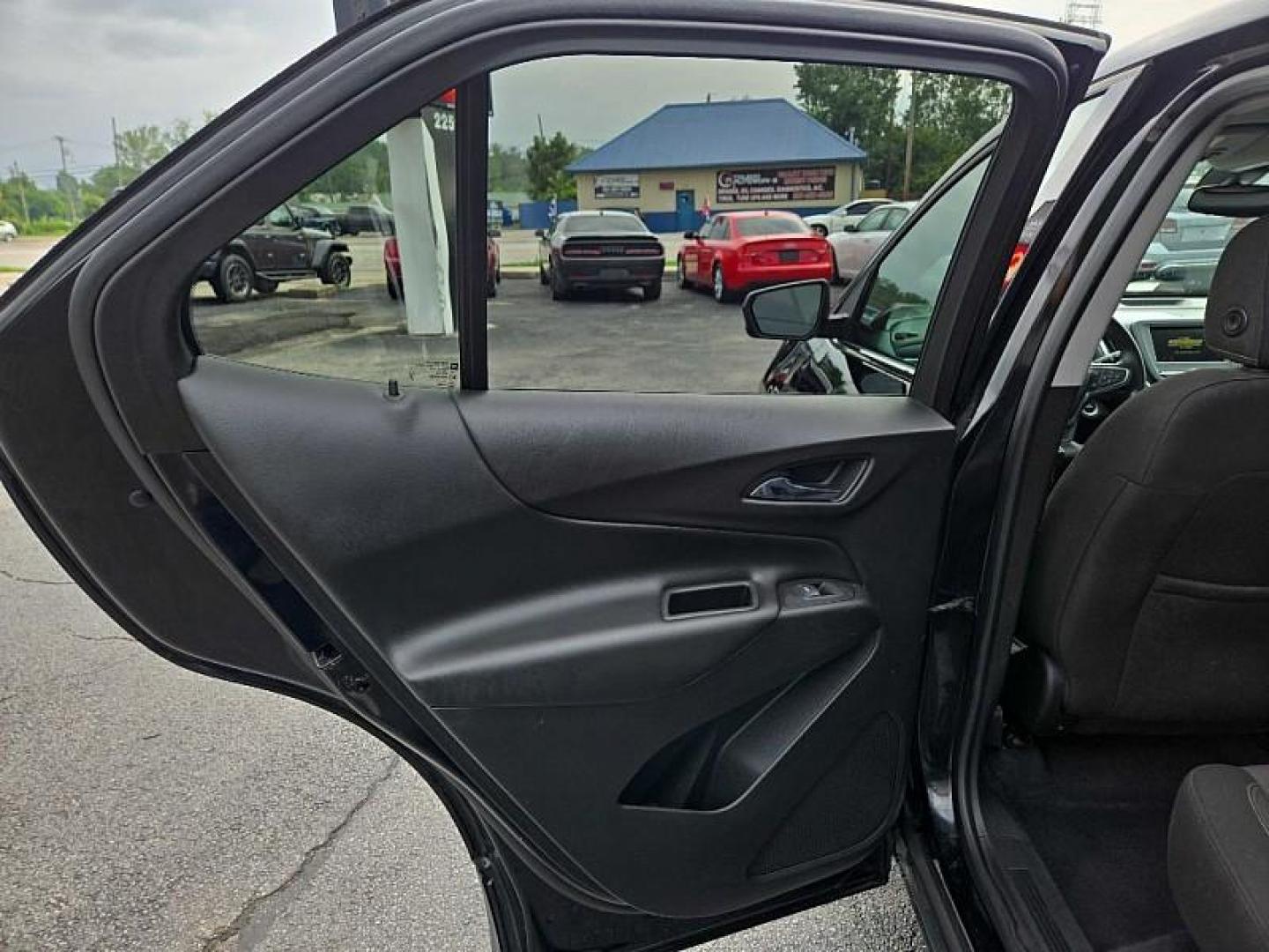2019 BLACK /BLACK Chevrolet Equinox LT AWD (2GNAXUEV6K6) with an 1.5L L4 DOHC 16V TURBO engine, 6A transmission, located at 3304 Woodville Road, Northwood, OH, 43619, (419) 210-8019, 41.612694, -83.480743 - Your #1 Destination for Auto Loans and mdash;No Matter Your Credit!At our dealership, we believe everyone deserves the opportunity to drive their dream car and mdash;whether you have good credit, bad credit, or no credit at all. With a wide selection of hundreds of cars, trucks, and SUVs, you'll fin - Photo#10