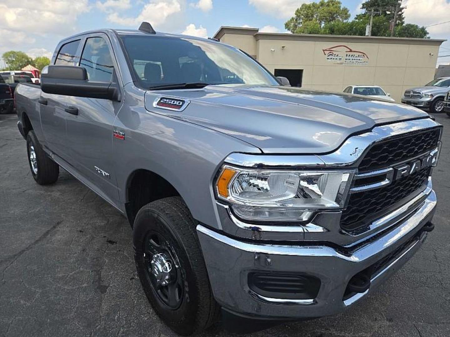 2022 SILVER /BLACK RAM 2500 Tradesman Crew Cab SWB 4WD (3C6UR5CJ2NG) with an 6.4L V8 engine, 6A transmission, located at 3304 Woodville Road, Northwood, OH, 43619, (419) 210-8019, 41.612694, -83.480743 - Your #1 Destination for Auto Loans and mdash;No Matter Your Credit!At our dealership, we believe everyone deserves the opportunity to drive their dream car and mdash;whether you have good credit, bad credit, or no credit at all. With a wide selection of hundreds of cars, trucks, and SUVs, you'll fin - Photo#5