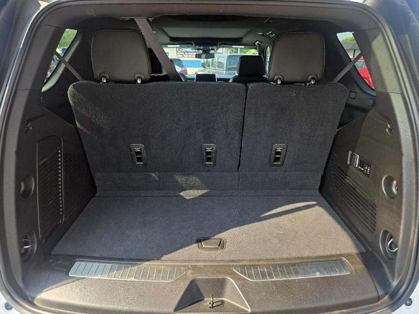 2021 WHITE /BLACK Chevrolet Tahoe Z71 (1GNSKPKD7MR) with an 5.3L V8 OHV 16V engine, 10A transmission, located at 3304 Woodville Road, Northwood, OH, 43619, (419) 210-8019, 41.612694, -83.480743 - Your #1 Destination for Auto Loans and mdash;No Matter Your Credit!At our dealership, we believe everyone deserves the opportunity to drive their dream car and mdash;whether you have good credit, bad credit, or no credit at all. With a wide selection of hundreds of cars, trucks, and SUVs, you'll fin - Photo#12