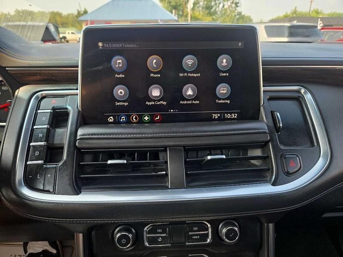 2021 WHITE /BLACK Chevrolet Tahoe Z71 (1GNSKPKD7MR) with an 5.3L V8 OHV 16V engine, 10A transmission, located at 3304 Woodville Road, Northwood, OH, 43619, (419) 210-8019, 41.612694, -83.480743 - Your #1 Destination for Auto Loans and mdash;No Matter Your Credit!At our dealership, we believe everyone deserves the opportunity to drive their dream car and mdash;whether you have good credit, bad credit, or no credit at all. With a wide selection of hundreds of cars, trucks, and SUVs, you'll fin - Photo#23