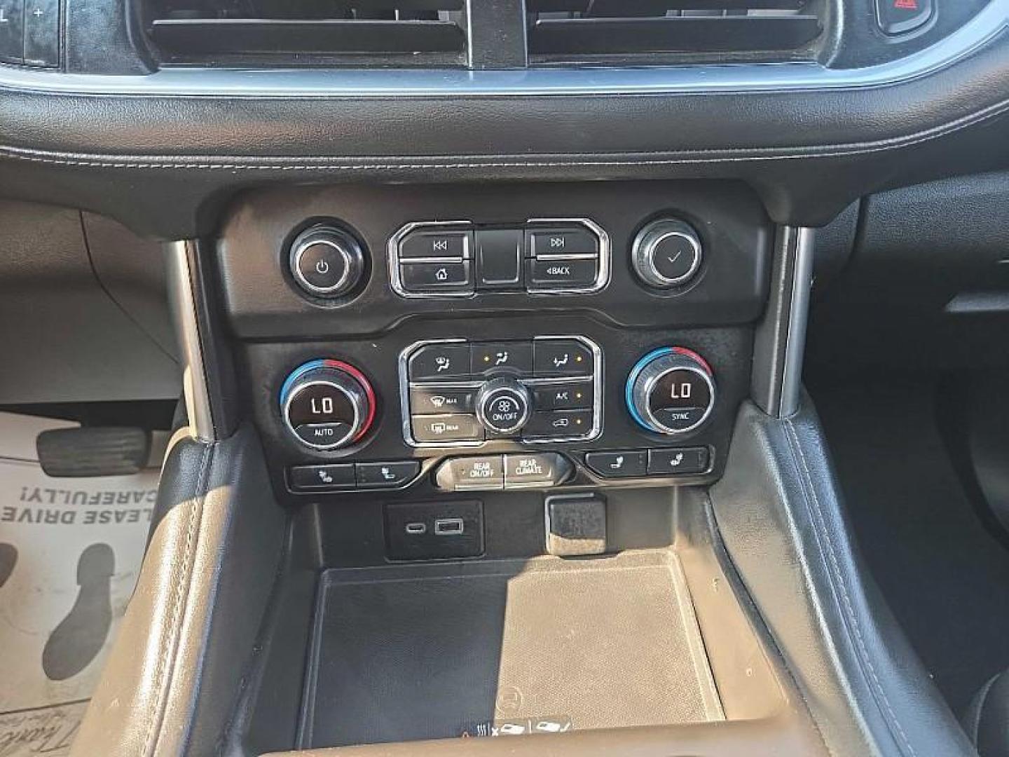 2021 WHITE /BLACK Chevrolet Tahoe Z71 (1GNSKPKD7MR) with an 5.3L V8 OHV 16V engine, 10A transmission, located at 3304 Woodville Road, Northwood, OH, 43619, (419) 210-8019, 41.612694, -83.480743 - Your #1 Destination for Auto Loans and mdash;No Matter Your Credit!At our dealership, we believe everyone deserves the opportunity to drive their dream car and mdash;whether you have good credit, bad credit, or no credit at all. With a wide selection of hundreds of cars, trucks, and SUVs, you'll fin - Photo#24