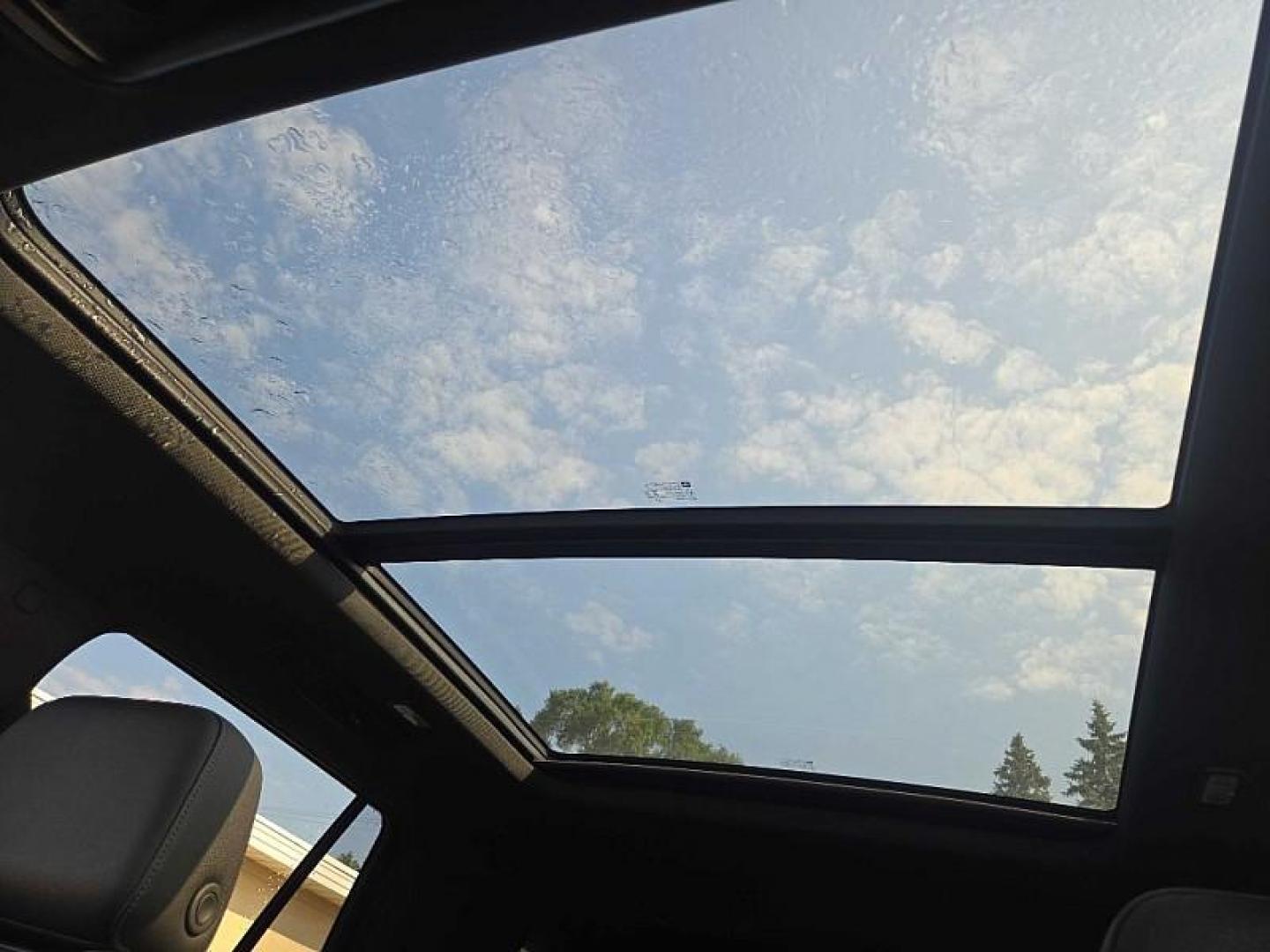 2021 WHITE /BLACK Chevrolet Tahoe Z71 (1GNSKPKD7MR) with an 5.3L V8 OHV 16V engine, 10A transmission, located at 3304 Woodville Road, Northwood, OH, 43619, (419) 210-8019, 41.612694, -83.480743 - Your #1 Destination for Auto Loans and mdash;No Matter Your Credit!At our dealership, we believe everyone deserves the opportunity to drive their dream car and mdash;whether you have good credit, bad credit, or no credit at all. With a wide selection of hundreds of cars, trucks, and SUVs, you'll fin - Photo#25