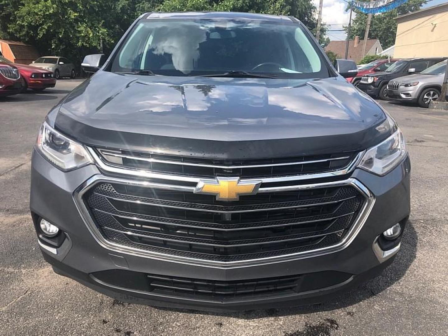 2019 GRAY /BLACK Chevrolet Traverse LT Cloth AWD (1GNEVGKW0KJ) with an 3.6L V6 DOHC 24V engine, 9A transmission, located at 3304 Woodville Road, Northwood, OH, 43619, (419) 210-8019, 41.612694, -83.480743 - Your #1 Destination for Auto Loans and mdash;No Matter Your Credit!At our dealership, we believe everyone deserves the opportunity to drive their dream car and mdash;whether you have good credit, bad credit, or no credit at all. With a wide selection of hundreds of cars, trucks, and SUVs, you'll fin - Photo#7