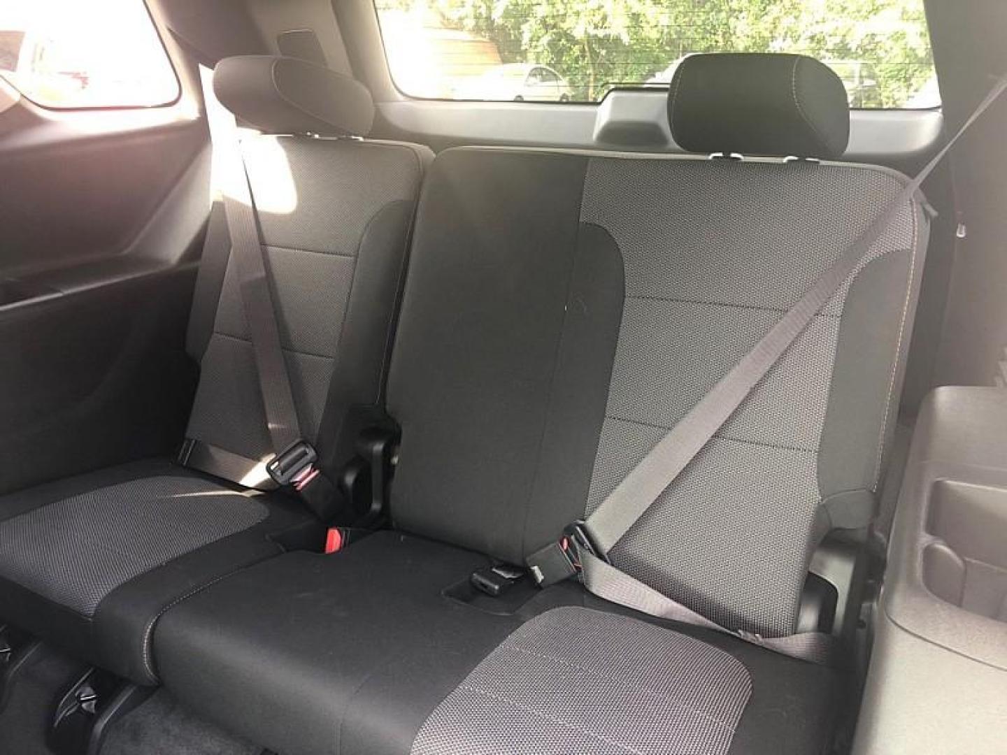 2019 GRAY /BLACK Chevrolet Traverse LT Cloth AWD (1GNEVGKW0KJ) with an 3.6L V6 DOHC 24V engine, 9A transmission, located at 3304 Woodville Road, Northwood, OH, 43619, (419) 210-8019, 41.612694, -83.480743 - Your #1 Destination for Auto Loans and mdash;No Matter Your Credit!At our dealership, we believe everyone deserves the opportunity to drive their dream car and mdash;whether you have good credit, bad credit, or no credit at all. With a wide selection of hundreds of cars, trucks, and SUVs, you'll fin - Photo#12