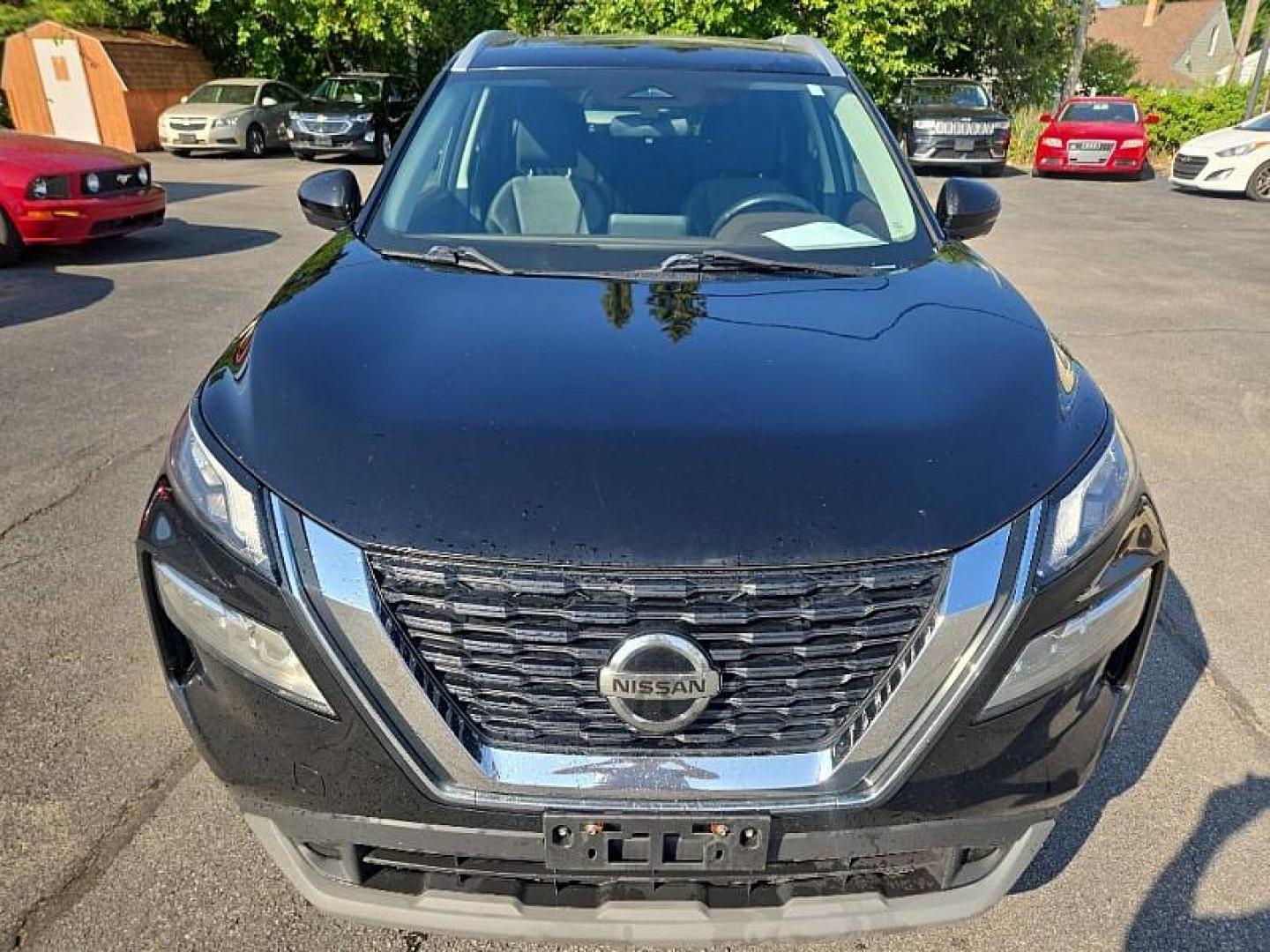 2021 BLACK /BLACK Nissan Rogue SV AWD (5N1AT3BB8MC) with an 2.5L L4 DOHC 16V engine, CVT transmission, located at 3304 Woodville Road, Northwood, OH, 43619, (419) 210-8019, 41.612694, -83.480743 - Your #1 Destination for Auto Loans and mdash;No Matter Your Credit!At our dealership, we believe everyone deserves the opportunity to drive their dream car and mdash;whether you have good credit, bad credit, or no credit at all. With a wide selection of hundreds of cars, trucks, and SUVs, you'll fin - Photo#7