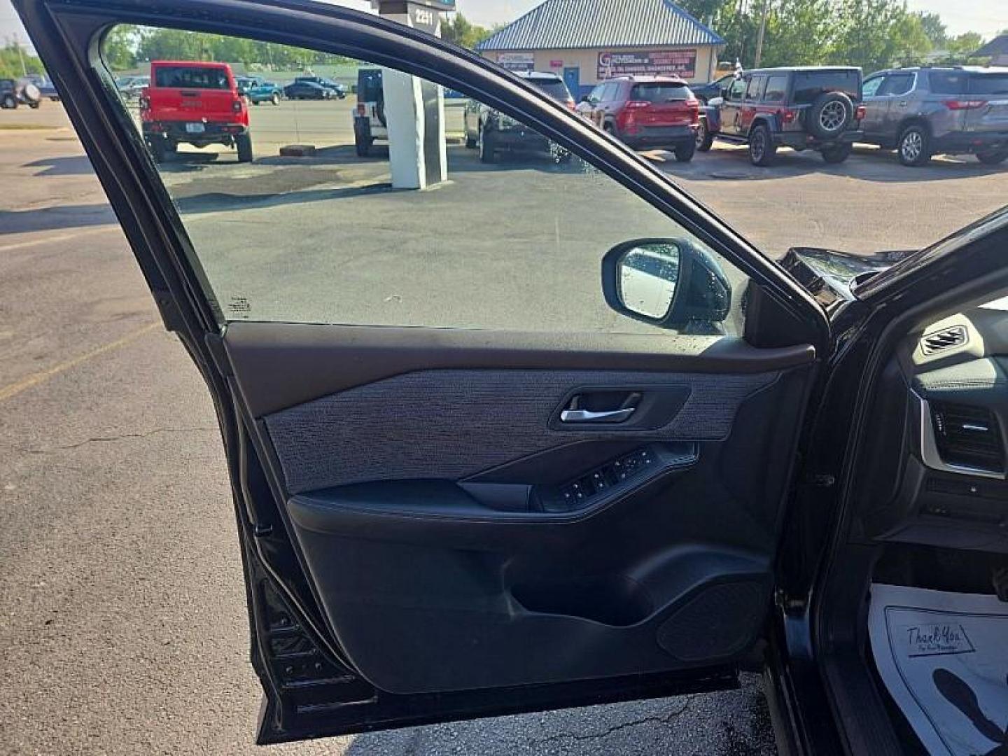 2021 BLACK /BLACK Nissan Rogue SV AWD (5N1AT3BB8MC) with an 2.5L L4 DOHC 16V engine, CVT transmission, located at 3304 Woodville Road, Northwood, OH, 43619, (419) 210-8019, 41.612694, -83.480743 - Your #1 Destination for Auto Loans and mdash;No Matter Your Credit!At our dealership, we believe everyone deserves the opportunity to drive their dream car and mdash;whether you have good credit, bad credit, or no credit at all. With a wide selection of hundreds of cars, trucks, and SUVs, you'll fin - Photo#8