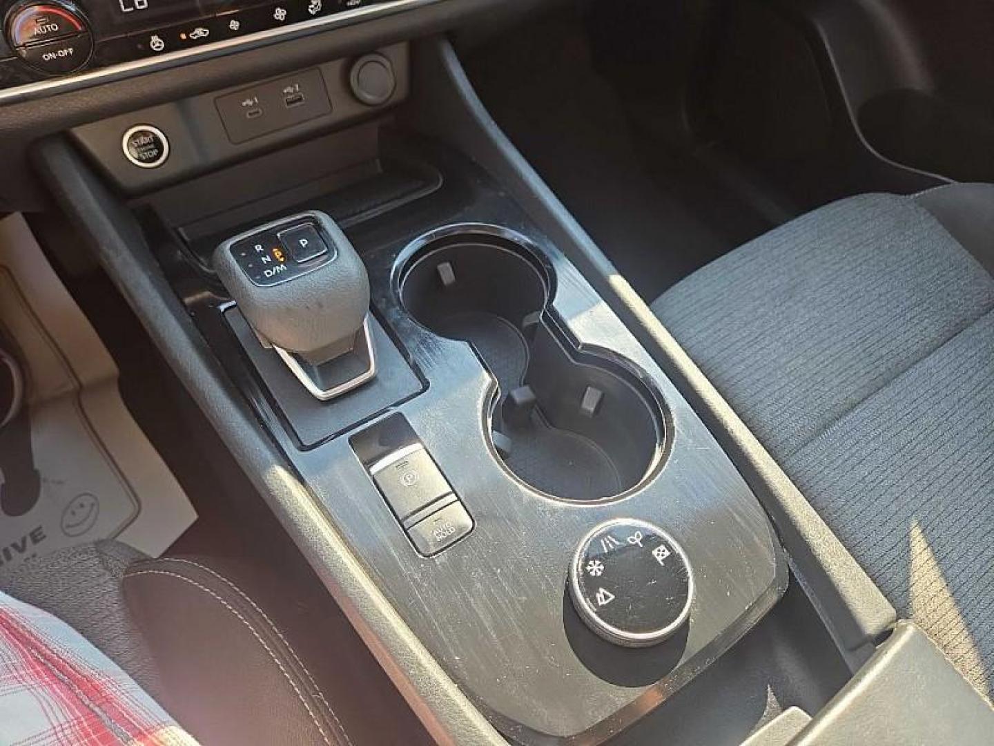 2021 BLACK /BLACK Nissan Rogue SV AWD (5N1AT3BB8MC) with an 2.5L L4 DOHC 16V engine, CVT transmission, located at 3304 Woodville Road, Northwood, OH, 43619, (419) 210-8019, 41.612694, -83.480743 - Your #1 Destination for Auto Loans and mdash;No Matter Your Credit!At our dealership, we believe everyone deserves the opportunity to drive their dream car and mdash;whether you have good credit, bad credit, or no credit at all. With a wide selection of hundreds of cars, trucks, and SUVs, you'll fin - Photo#22