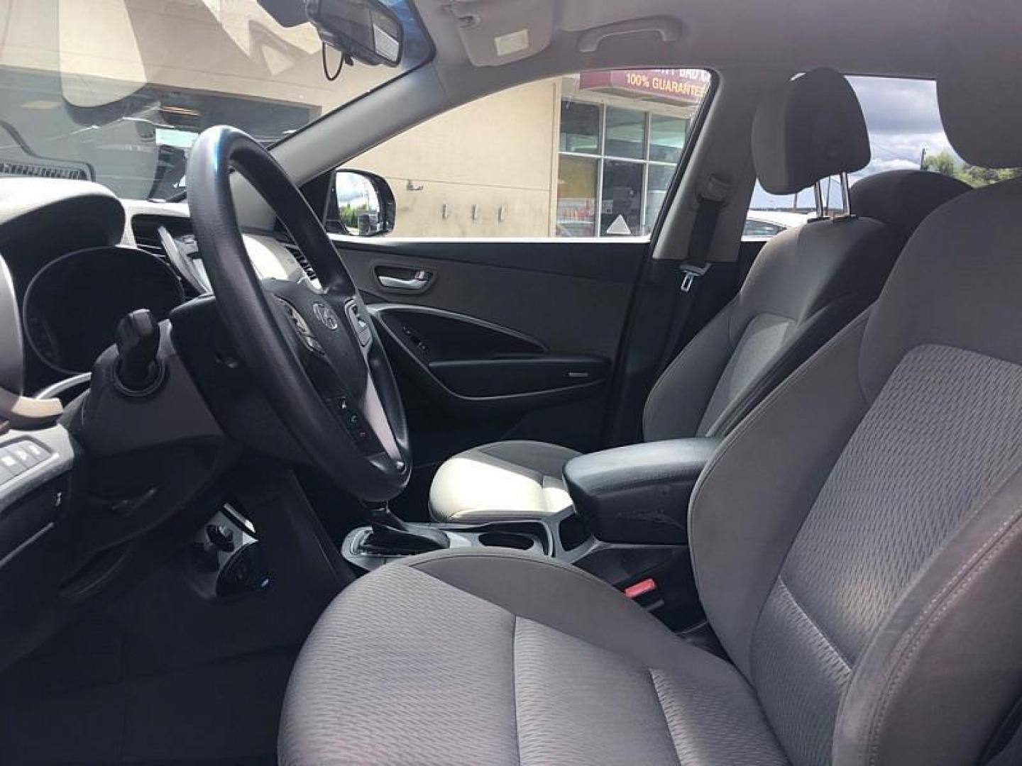 2017 BLACK /BLACK Hyundai Santa Fe SE AWD (KM8SMDHF6HU) with an 3.3L V6 DOHC 24V engine, 6A transmission, located at 3304 Woodville Road, Northwood, OH, 43619, (419) 210-8019, 41.612694, -83.480743 - Your #1 Destination for Auto Loans and mdash;No Matter Your Credit!At our dealership, we believe everyone deserves the opportunity to drive their dream car and mdash;whether you have good credit, bad credit, or no credit at all. With a wide selection of hundreds of cars, trucks, and SUVs, you'll fin - Photo#9