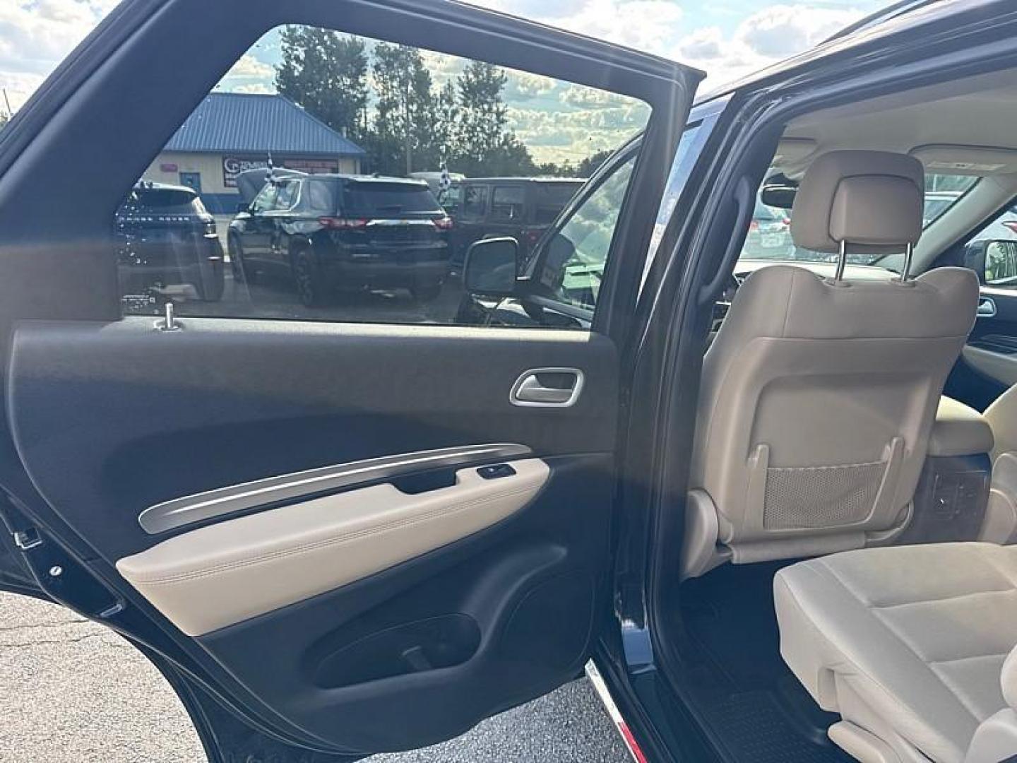 2020 BLACK /TAN Dodge Durango SXT AWD (1C4RDJAG8LC) with an 3.6L V6 DOHC 24V engine, 8A transmission, located at 3304 Woodville Road, Northwood, OH, 43619, (419) 210-8019, 41.612694, -83.480743 - Your #1 Destination for Auto Loans and mdash;No Matter Your Credit!At our dealership, we believe everyone deserves the opportunity to drive their dream car and mdash;whether you have good credit, bad credit, or no credit at all. With a wide selection of hundreds of cars, trucks, and SUVs, you'll fin - Photo#10