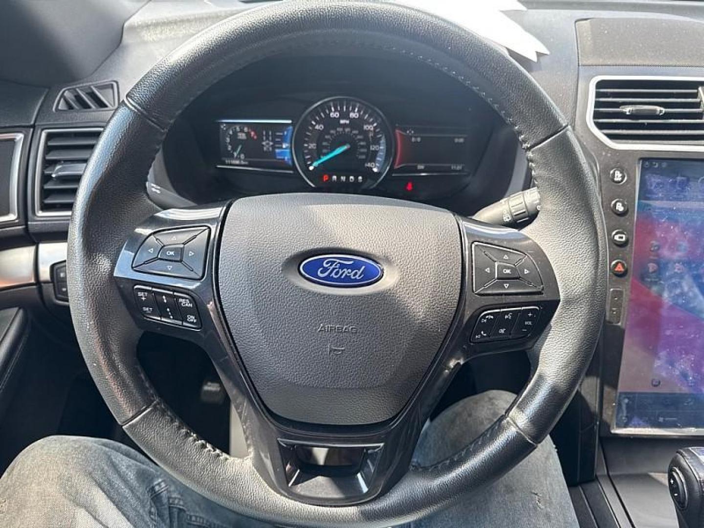 2018 GRAY /BLACK Ford Explorer XLT 4WD (1FM5K8D87JG) with an 3.5L V6 DOHC 24V engine, 6A transmission, located at 3304 Woodville Road, Northwood, OH, 43619, (419) 210-8019, 41.612694, -83.480743 - Your #1 Destination for Auto Loans and mdash;No Matter Your Credit!At our dealership, we believe everyone deserves the opportunity to drive their dream car and mdash;whether you have good credit, bad credit, or no credit at all. With a wide selection of hundreds of cars, trucks, and SUVs, you'll fin - Photo#21